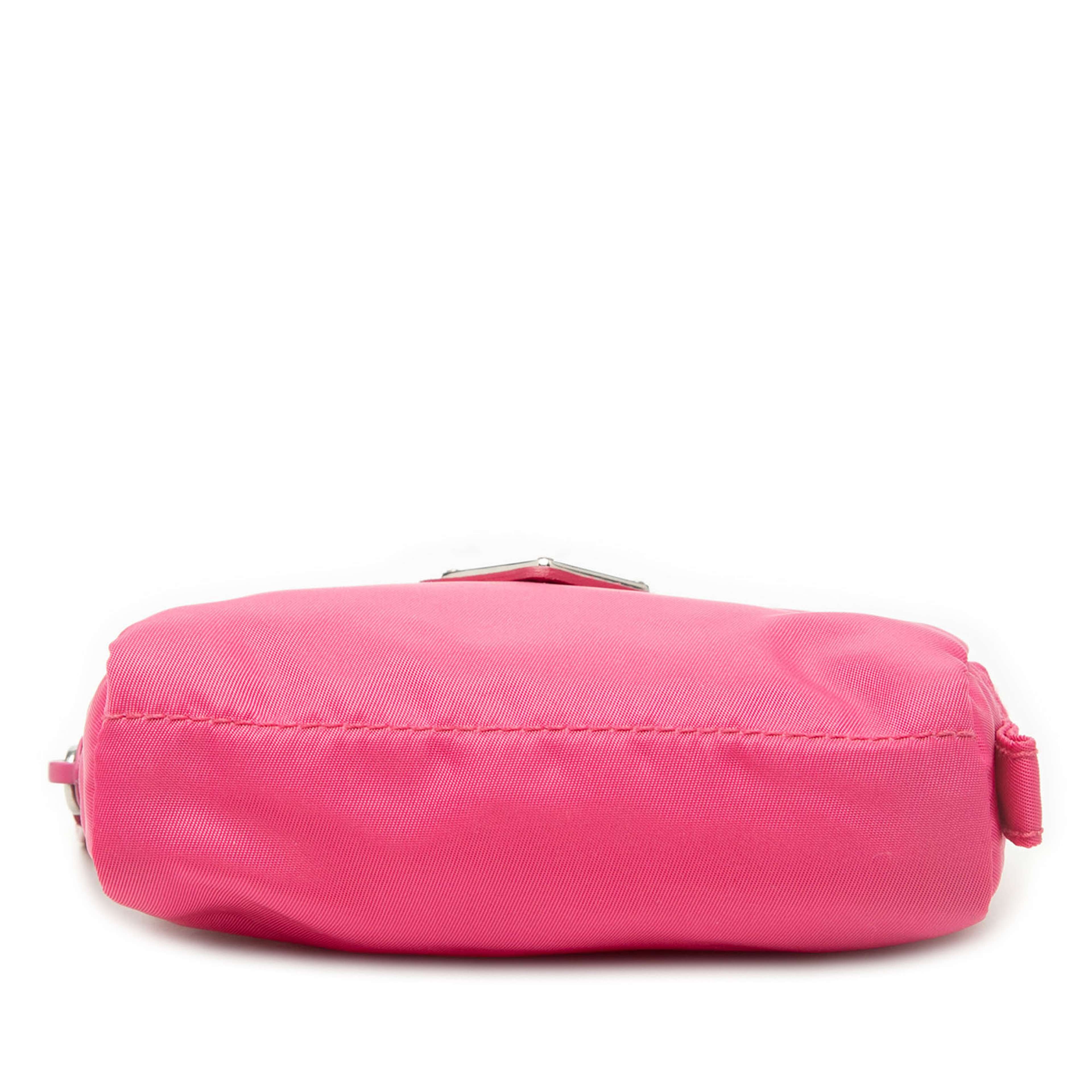 Prada Tessuto Cosmetic Pouch, från Luxclusif, i färgen hot pink. Klicka för att öppna bilden i stort format