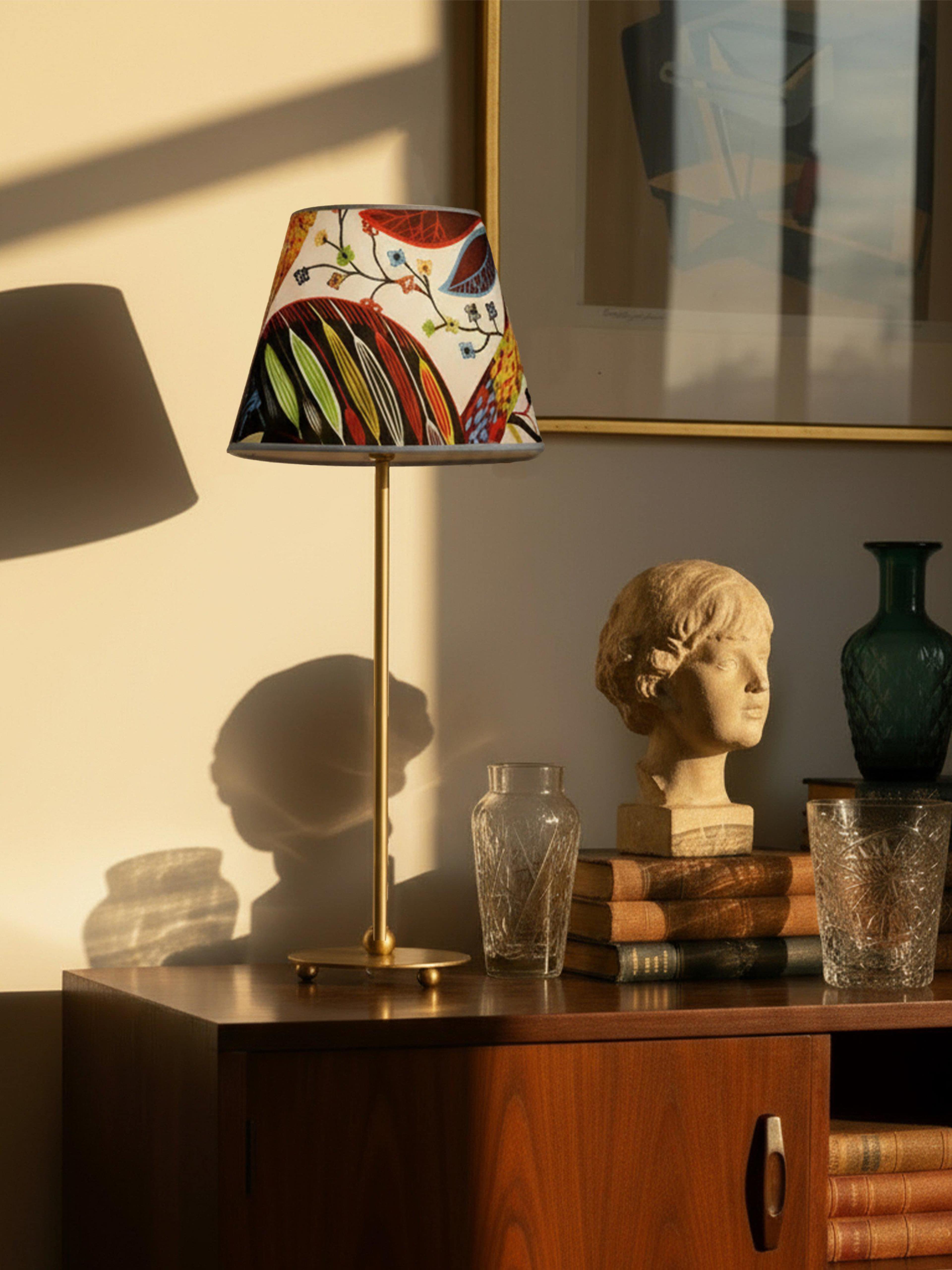 Julie Bordslampa, från PR Home, i färgen rost. Klicka för att öppna bilden i stort format