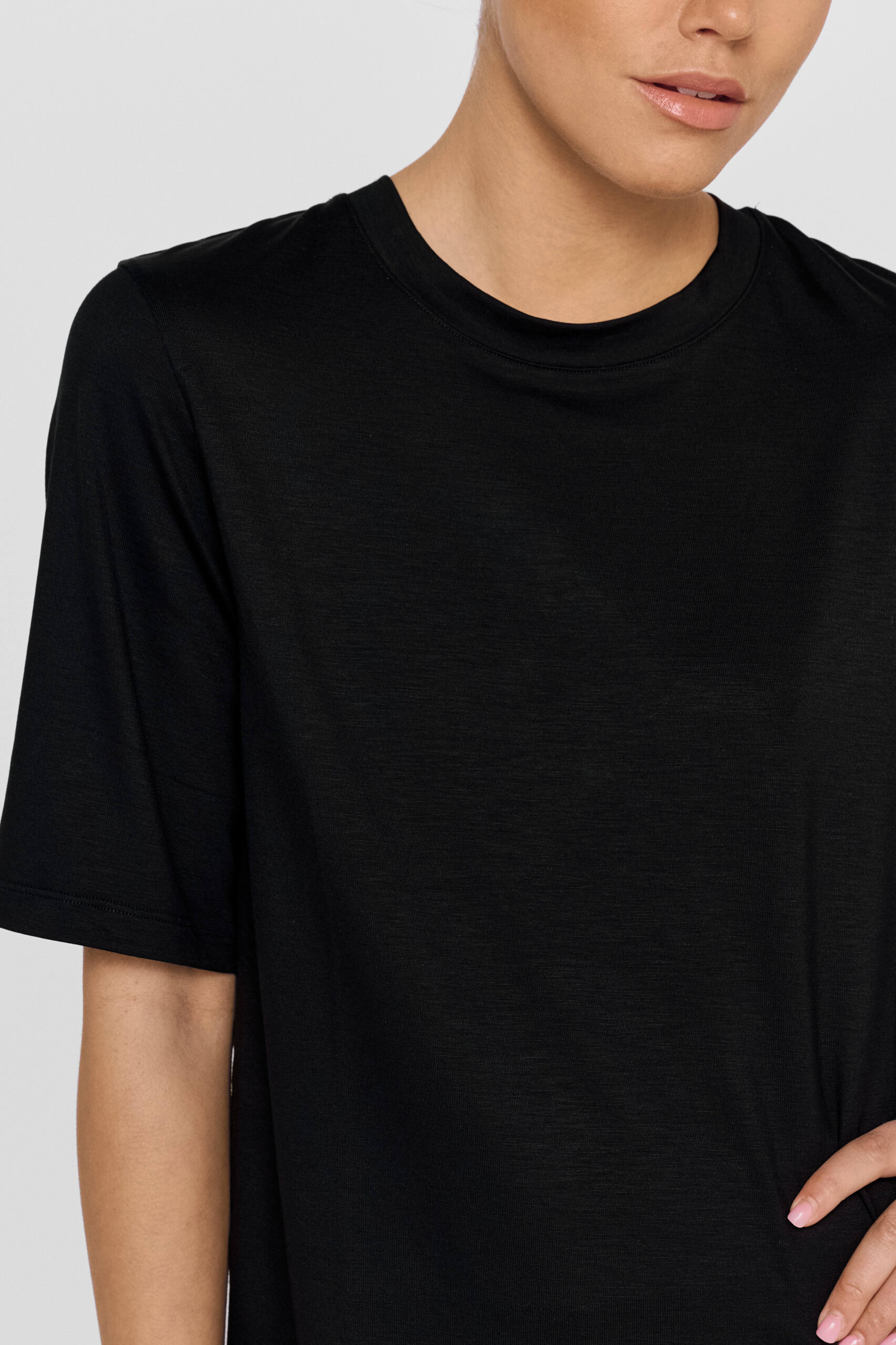 Bottas Tee - Black