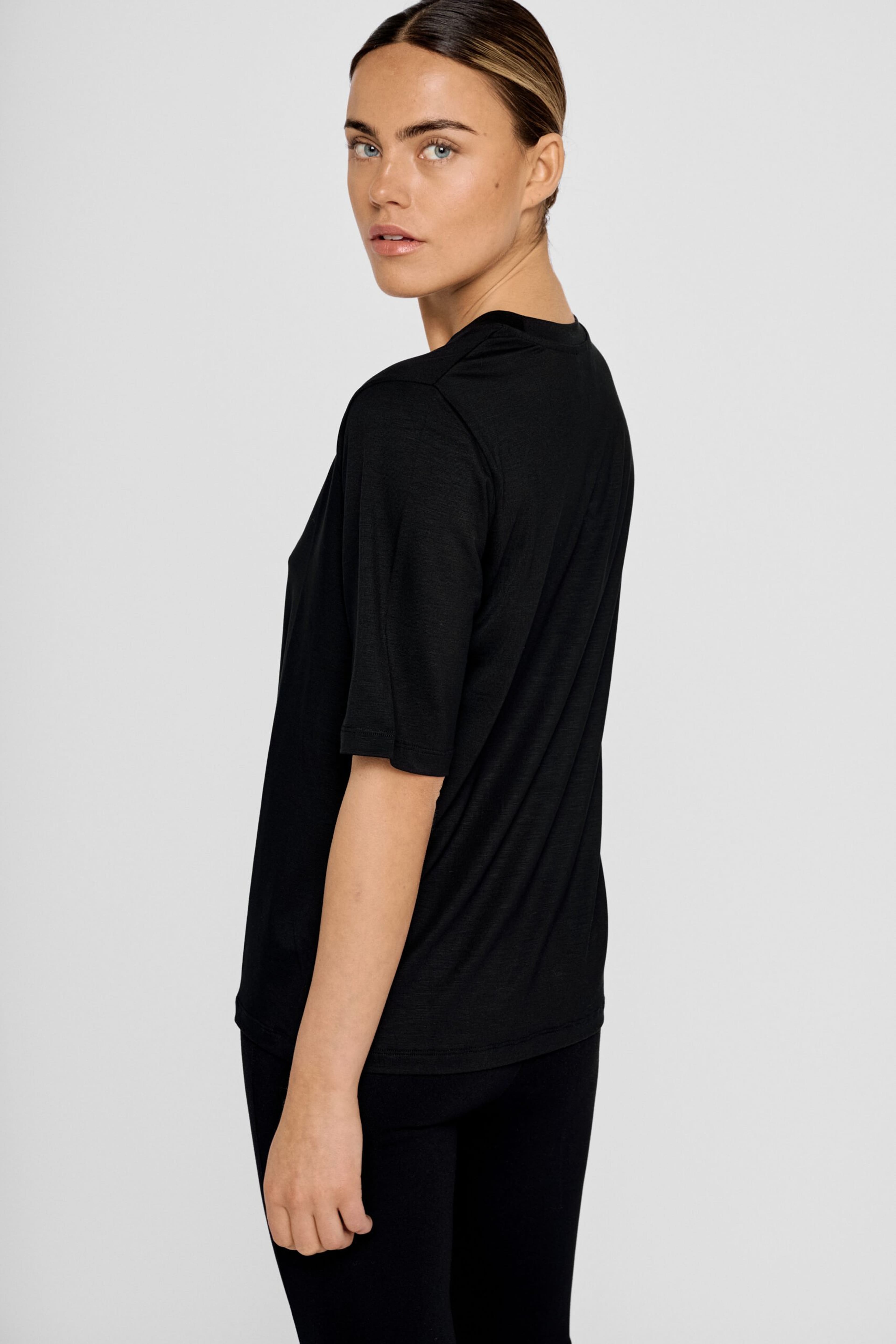 Bottas Tee - Black