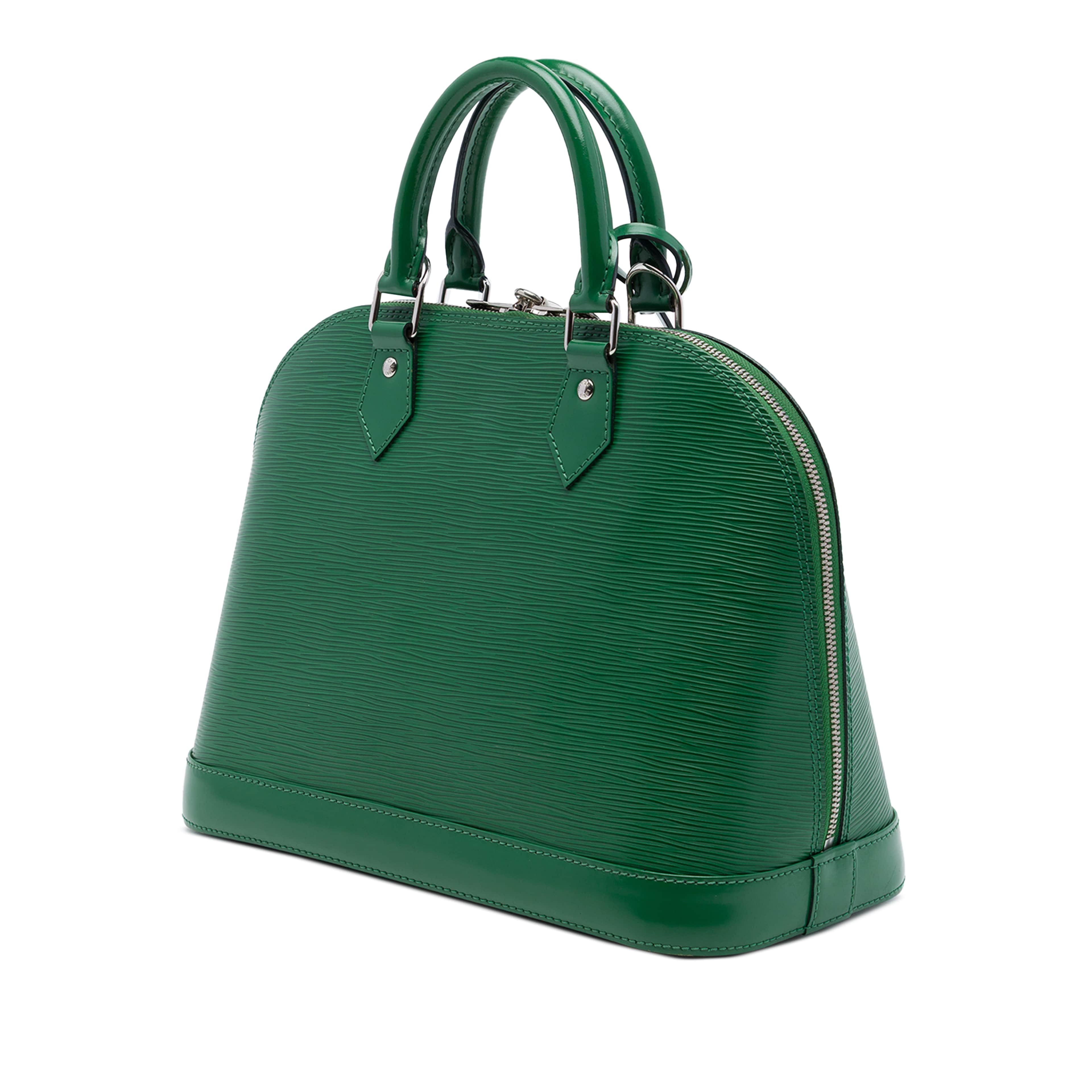 Louis Vuitton Epi Alma Pm, från Luxclusif, i färgen grön. Klicka för att öppna bilden i stort format