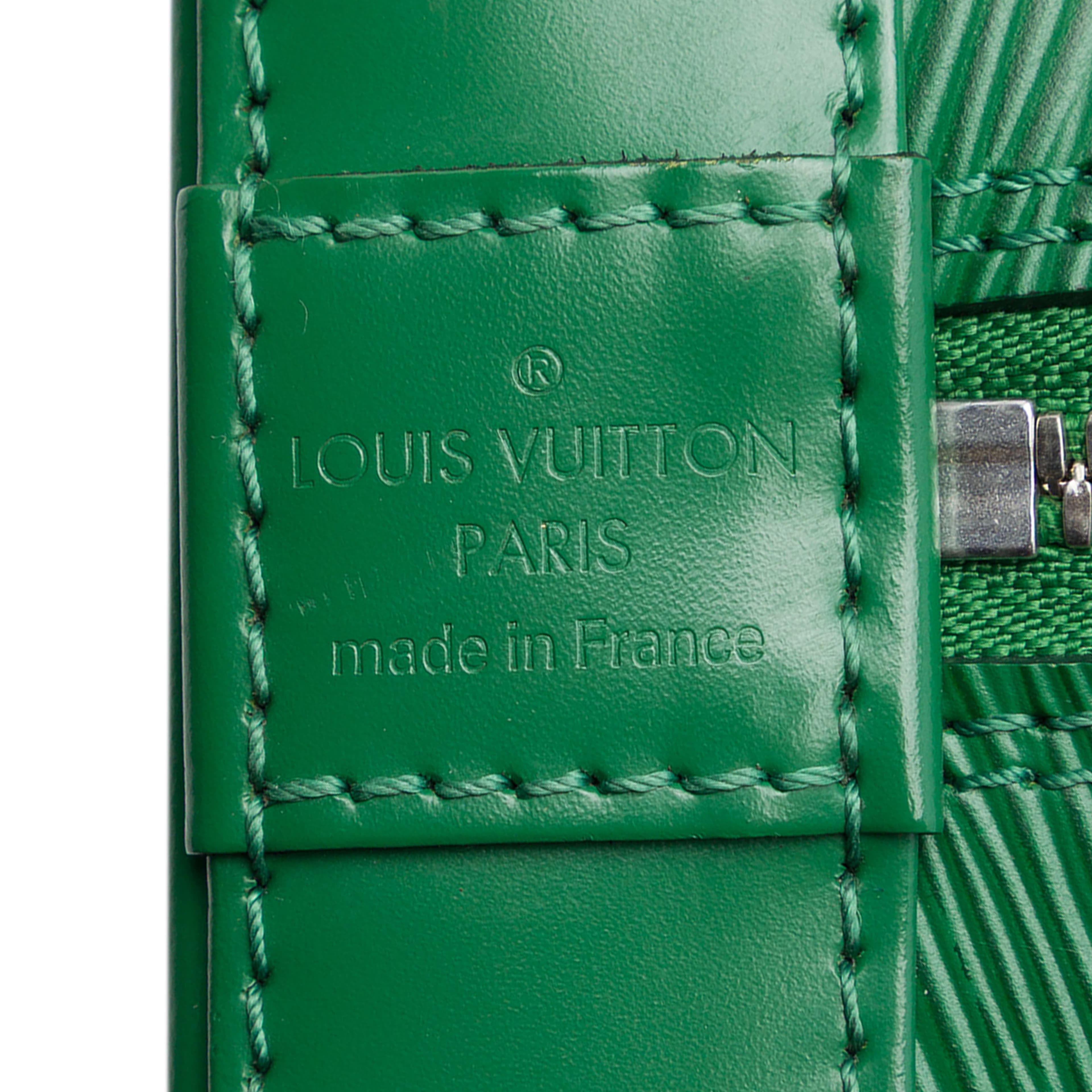 Louis Vuitton Epi Alma Pm, från Luxclusif, i färgen grön. Klicka för att öppna bilden i stort format