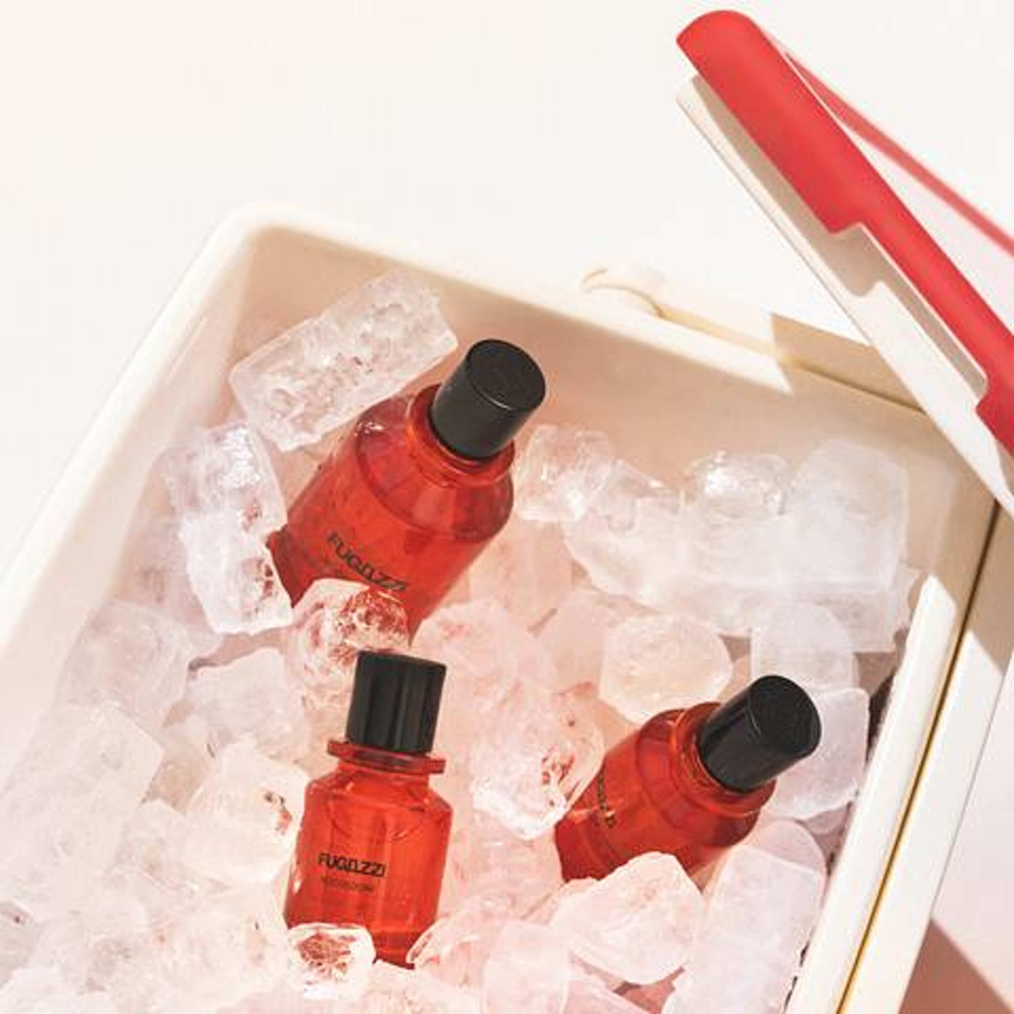 NOCOLOGNE, från Fugazzi. Klicka för att öppna bilden i stort format