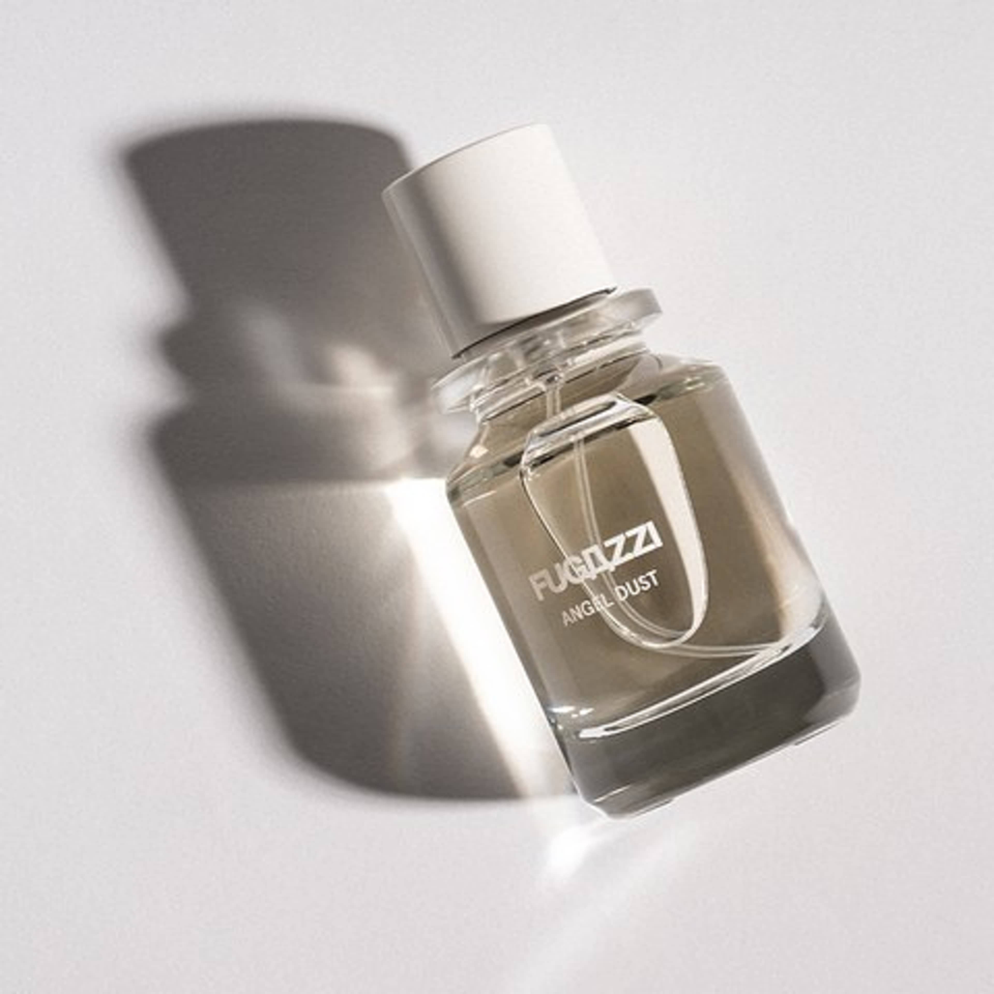 ANGEL DUST, från Fugazzi. Klicka för att öppna bilden i stort format