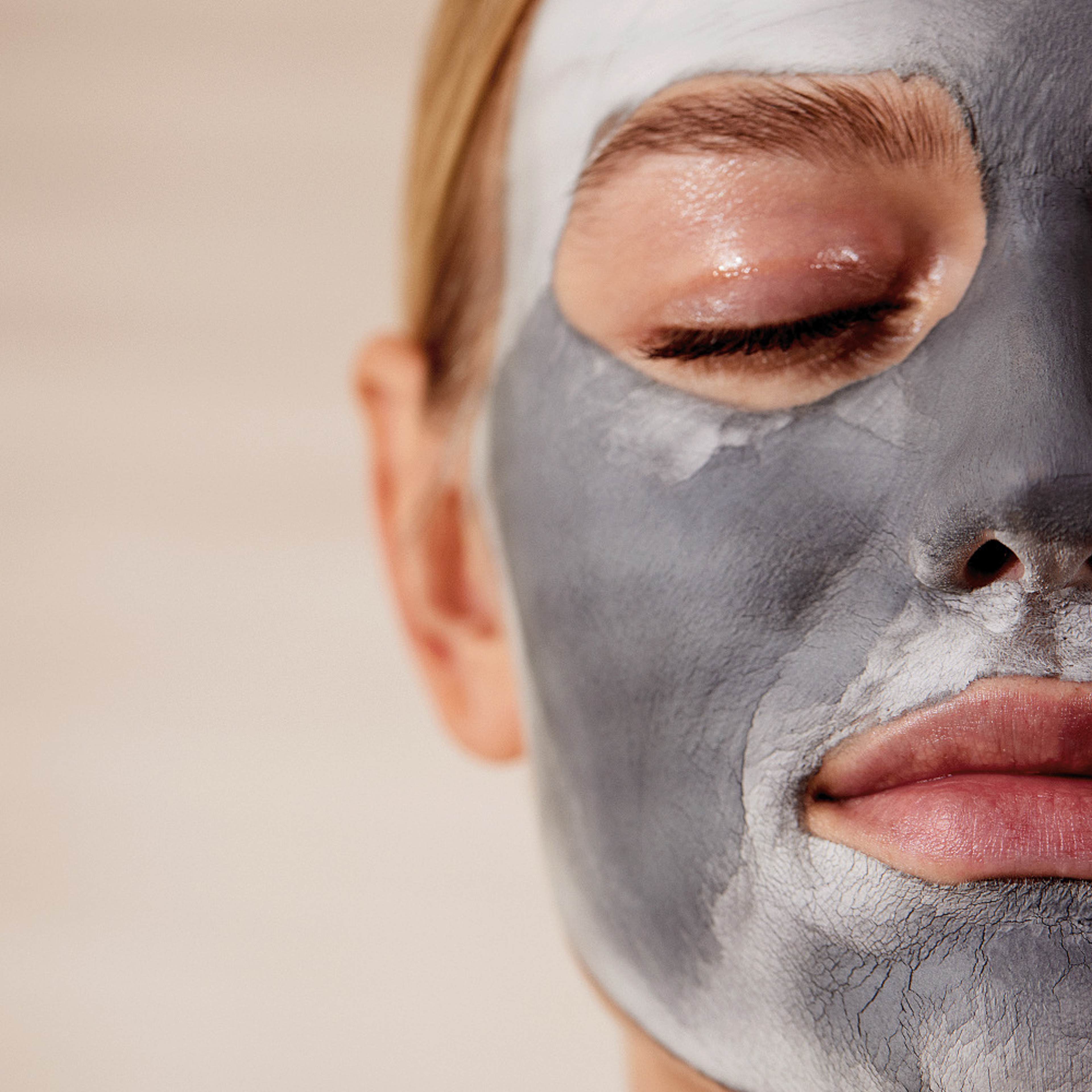 The Ritual of Namaste Purifying Charcoal Wonder Mask