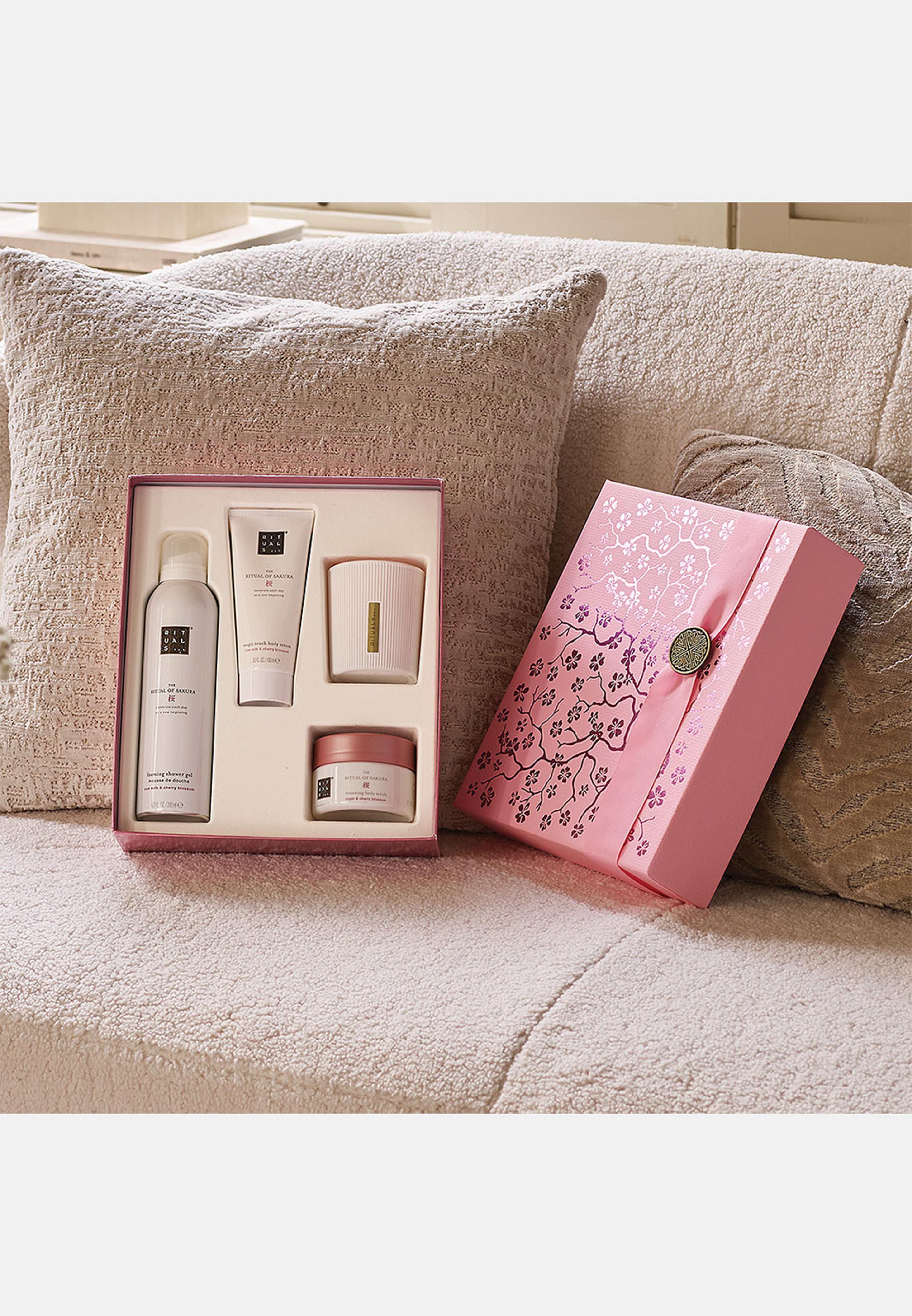 The Ritual of Sakura - Medium Gift Set 2024