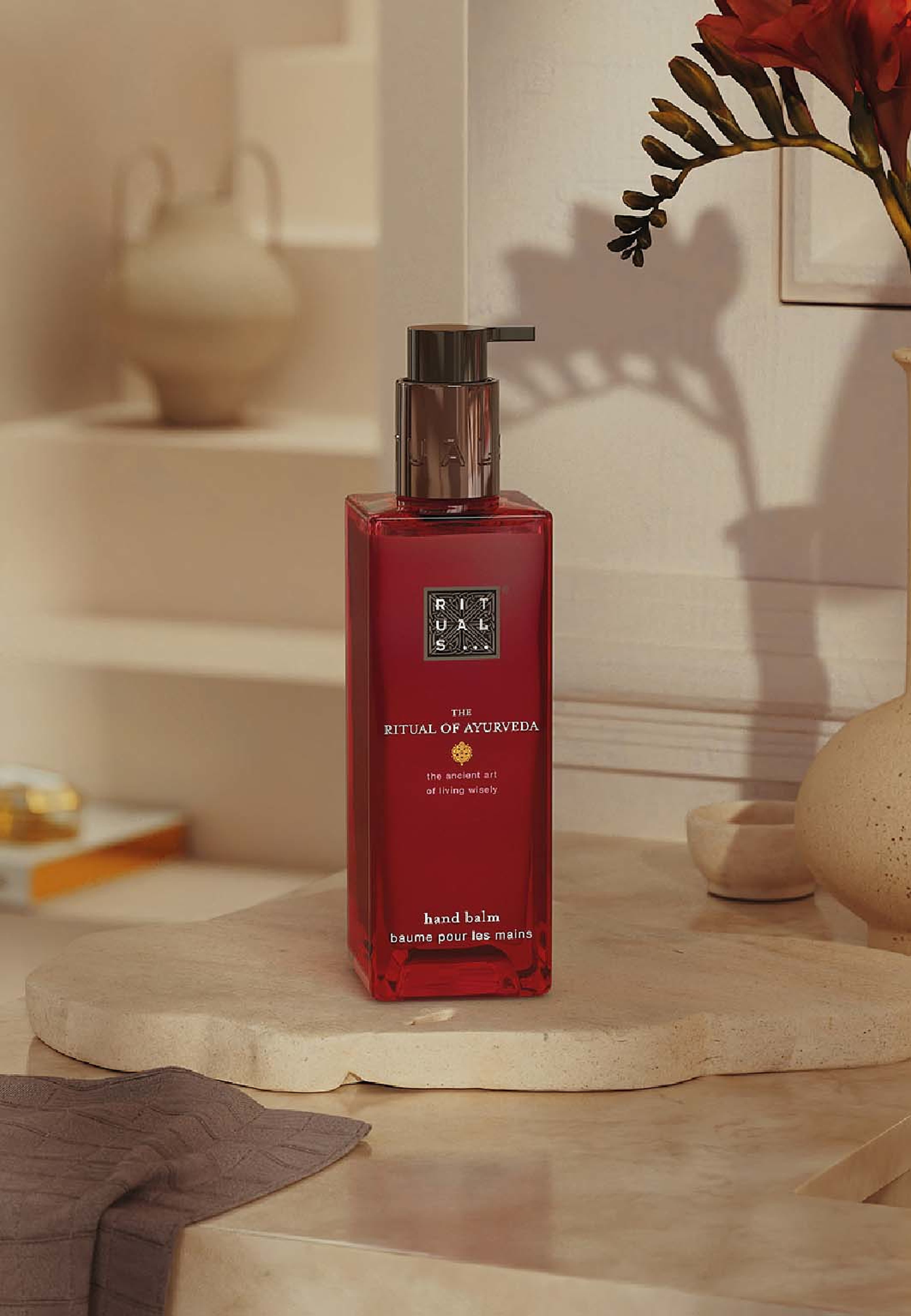 The Ritual of Ayurveda Hand Balm, från Rituals. Klicka för att öppna bilden i stort format