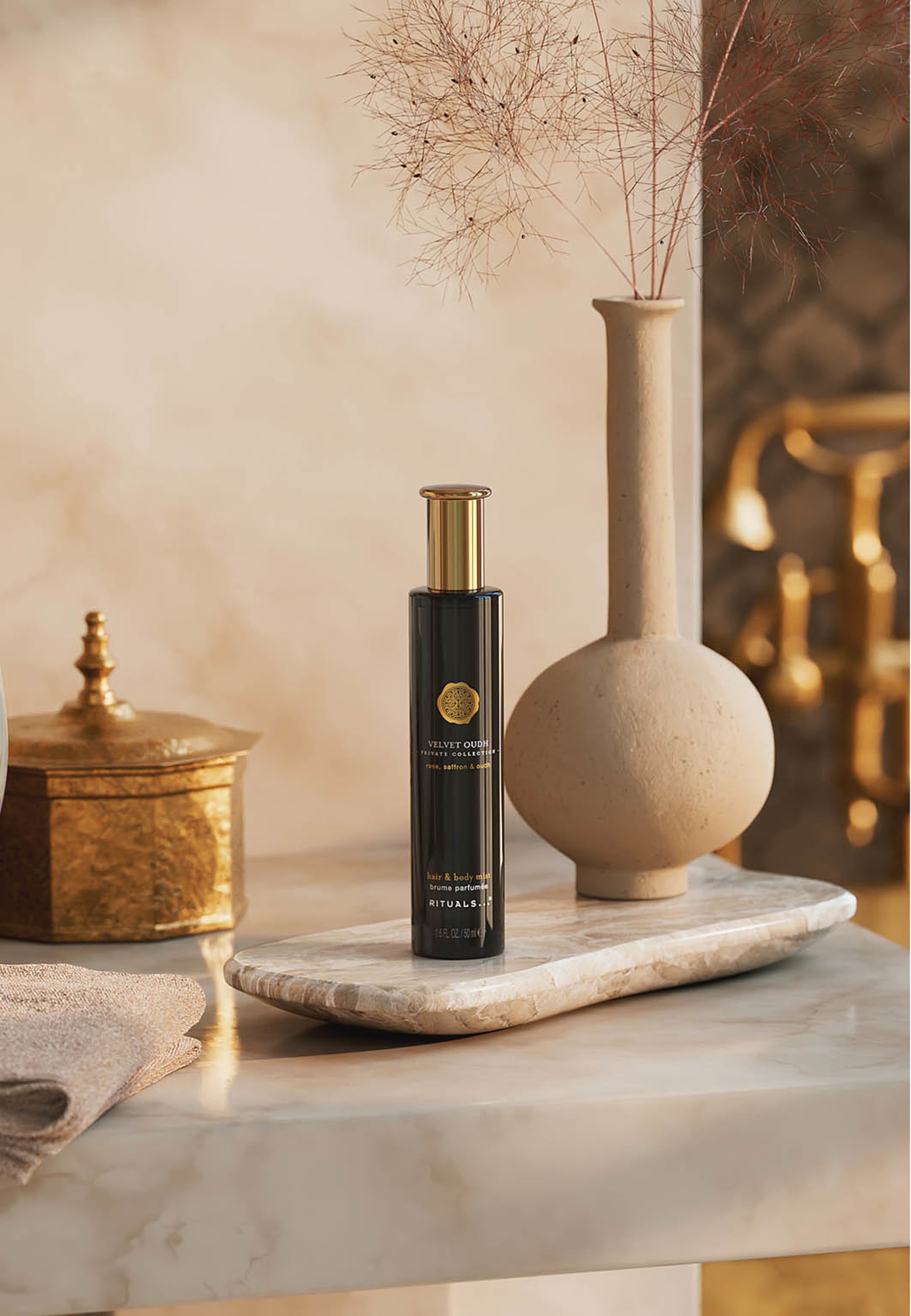 Velvet Oudh Hair & Body Mist, från Rituals. Klicka för att öppna bilden i stort format