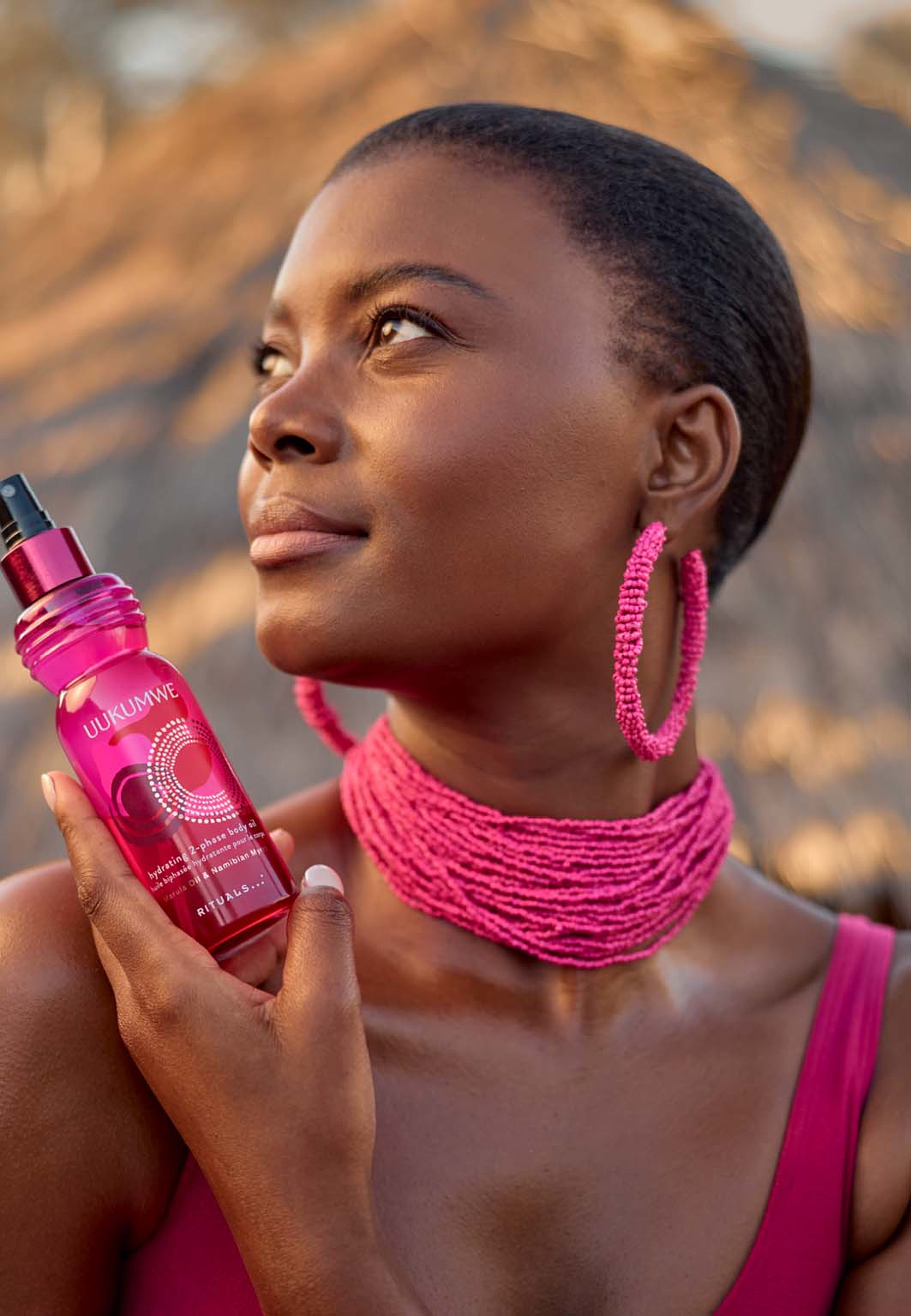 Uukumwe Collection Hydrating 2-phase Body Oil, från Rituals. Klicka för att öppna bilden i stort format