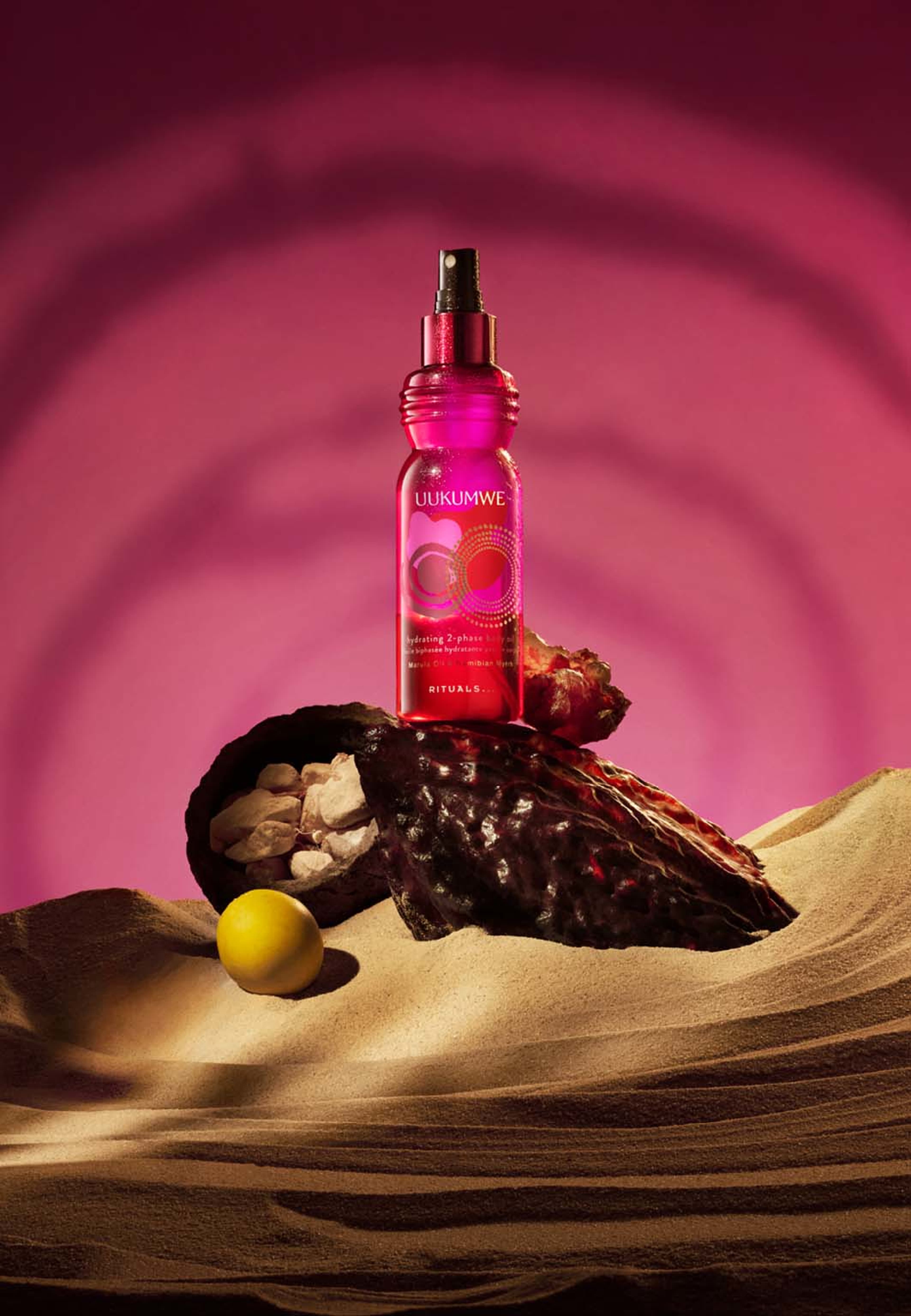 Uukumwe Collection Hydrating 2-phase Body Oil, från Rituals. Klicka för att öppna bilden i stort format