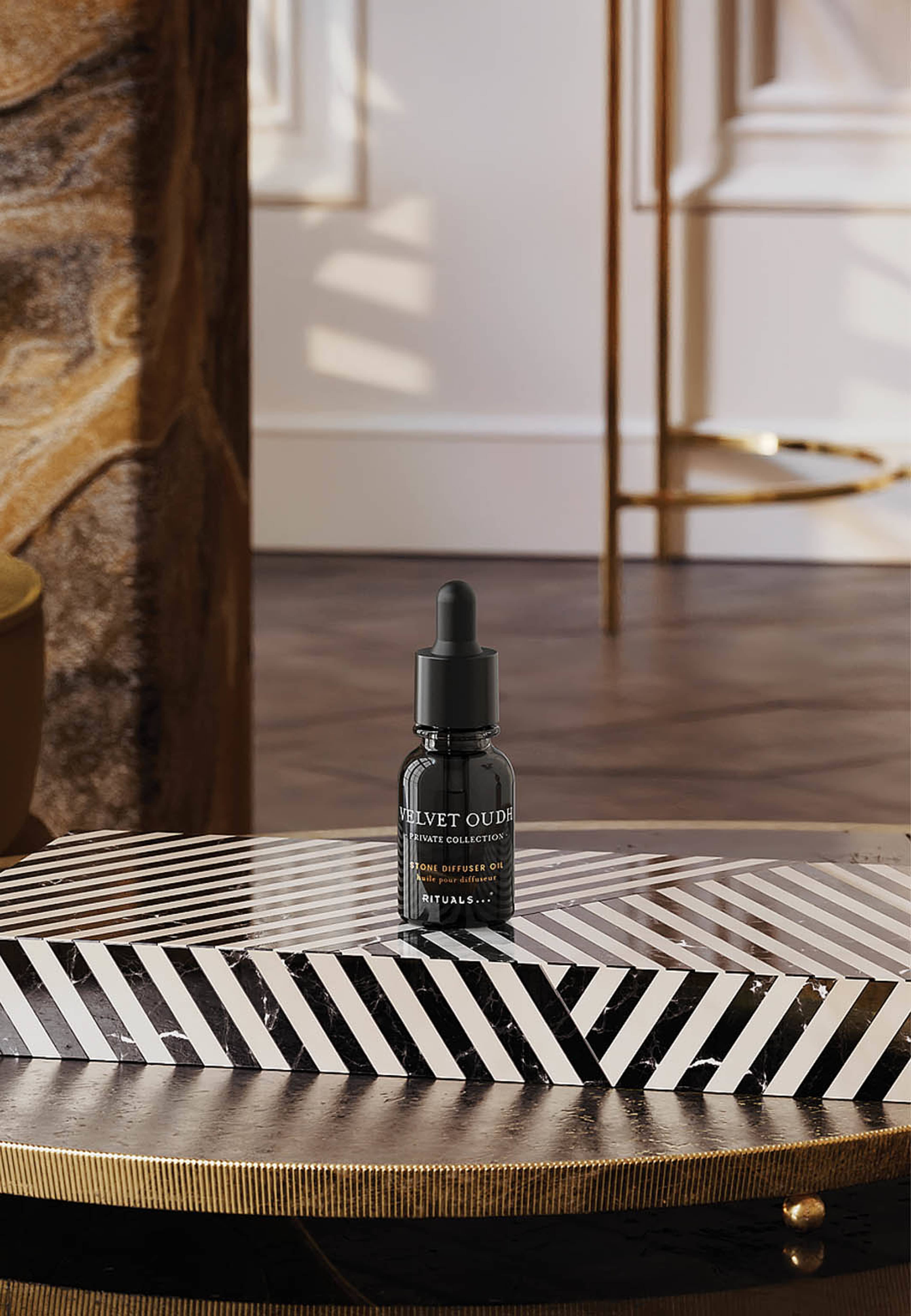 Velvet Oudh Stone Diffuser Refill, från Rituals. Klicka för att öppna bilden i stort format