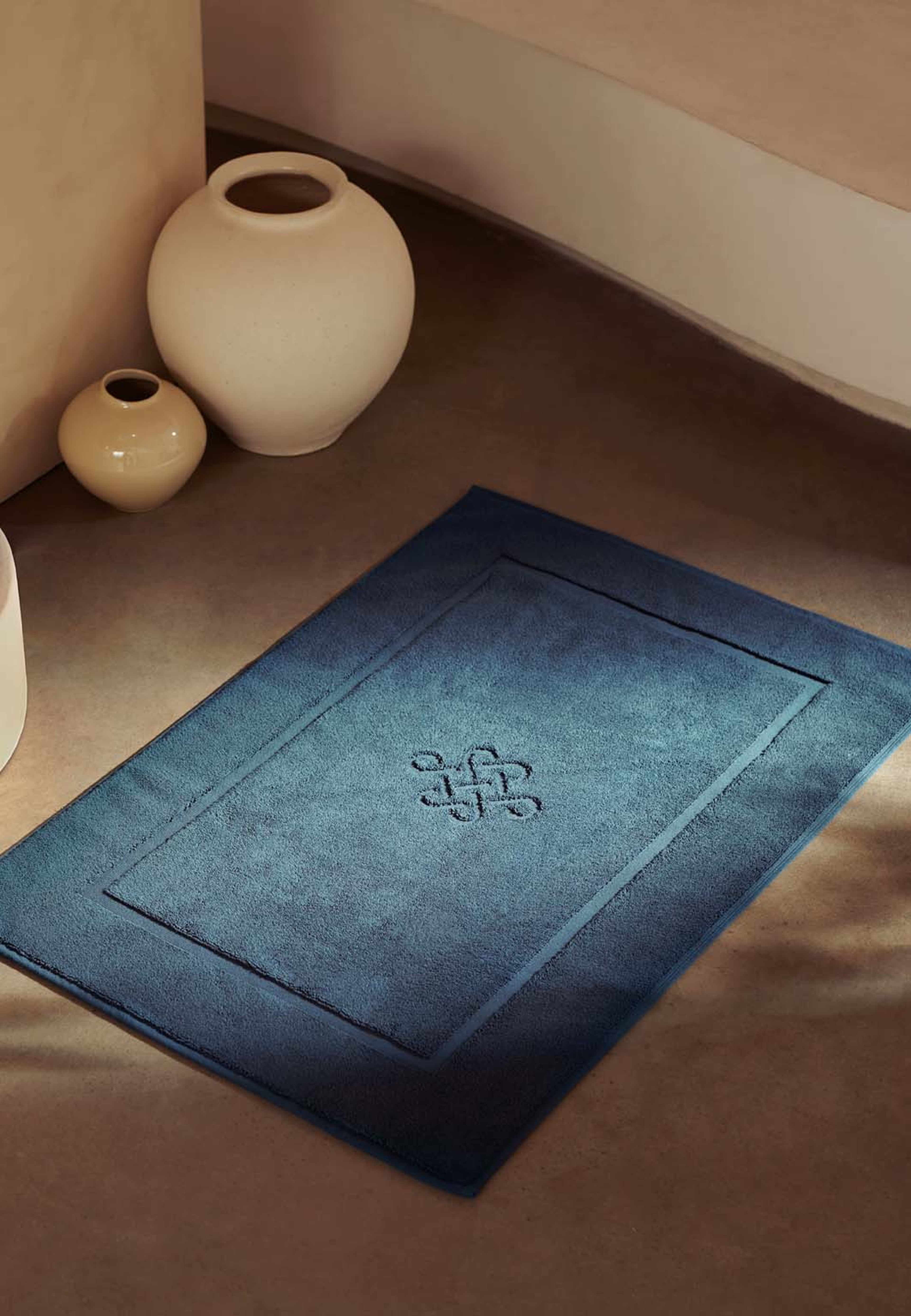 Super Smooth Cotton Bath Mat, från Rituals, i färgen Peacock Blue. Klicka för att öppna bilden i stort format