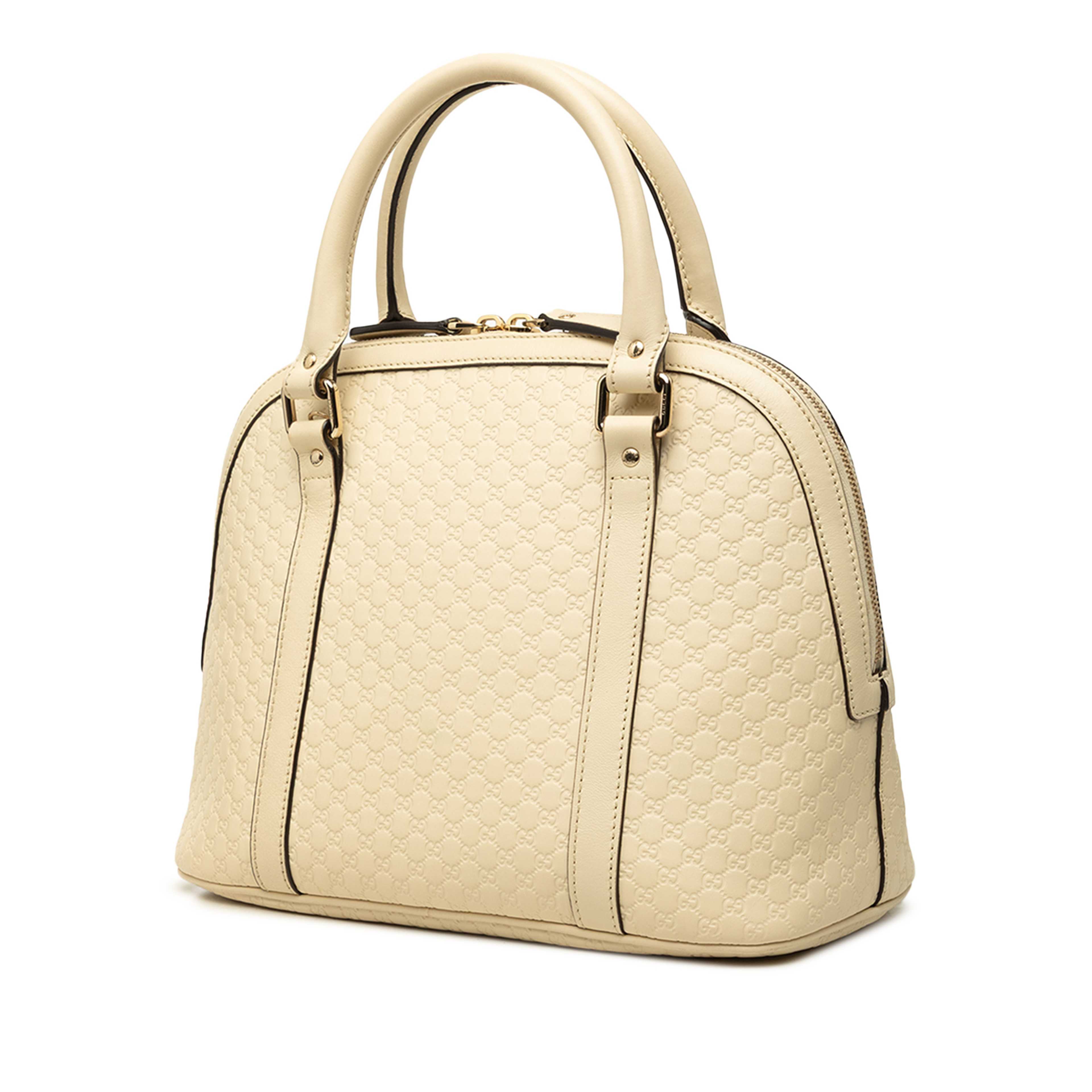 Gucci Medium Microguccissima Dome Satchel, från Luxclusif, i färgen vit. Klicka för att öppna bilden i stort format