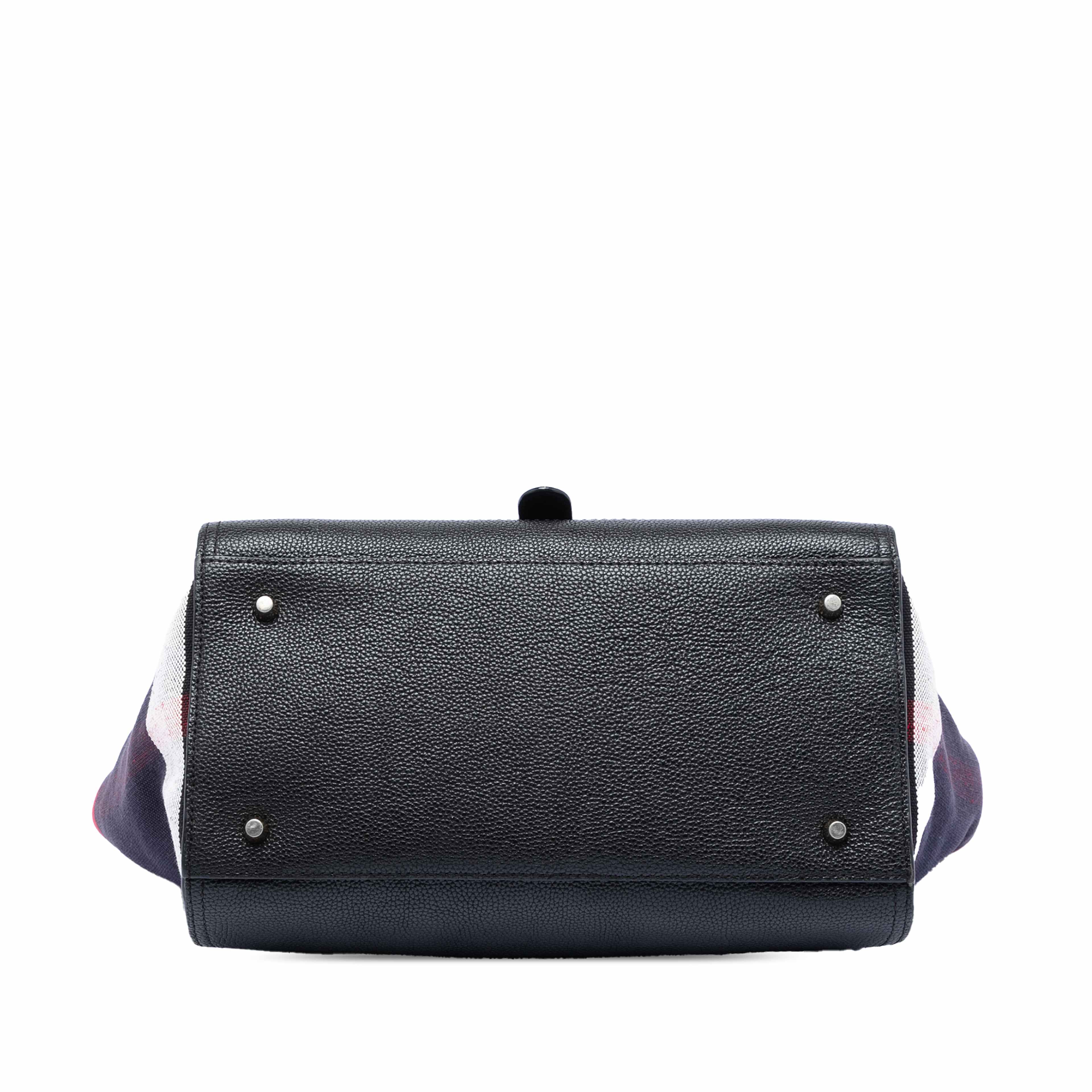 Burberry Leather And Mega Check Canvas Harcourt Satchel, från Luxclusif, i färgen blå. Klicka för att öppna bilden i stort format
