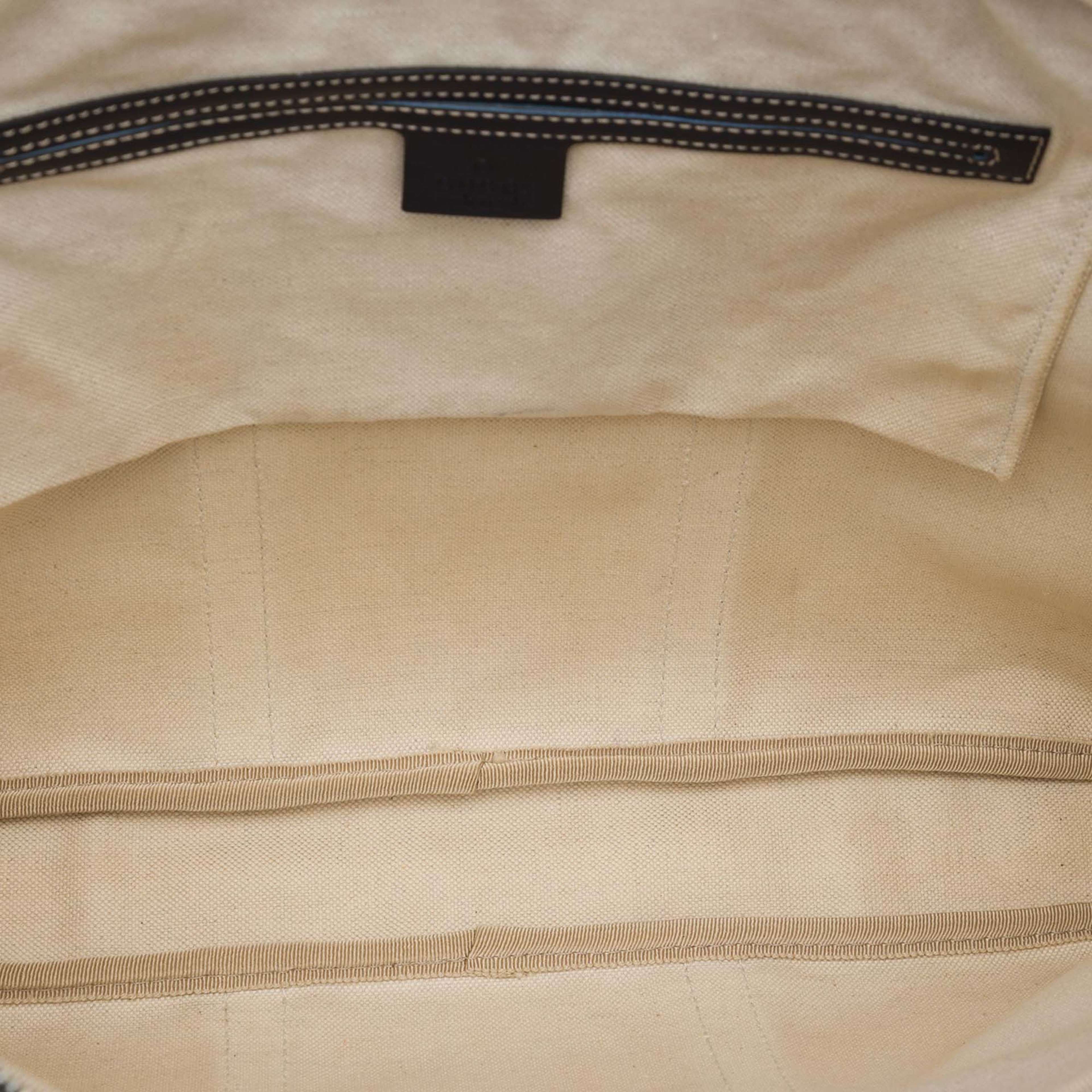 Gucci Gg Supreme Business Bag, från Luxclusif, i färgen beige. Klicka för att öppna bilden i stort format
