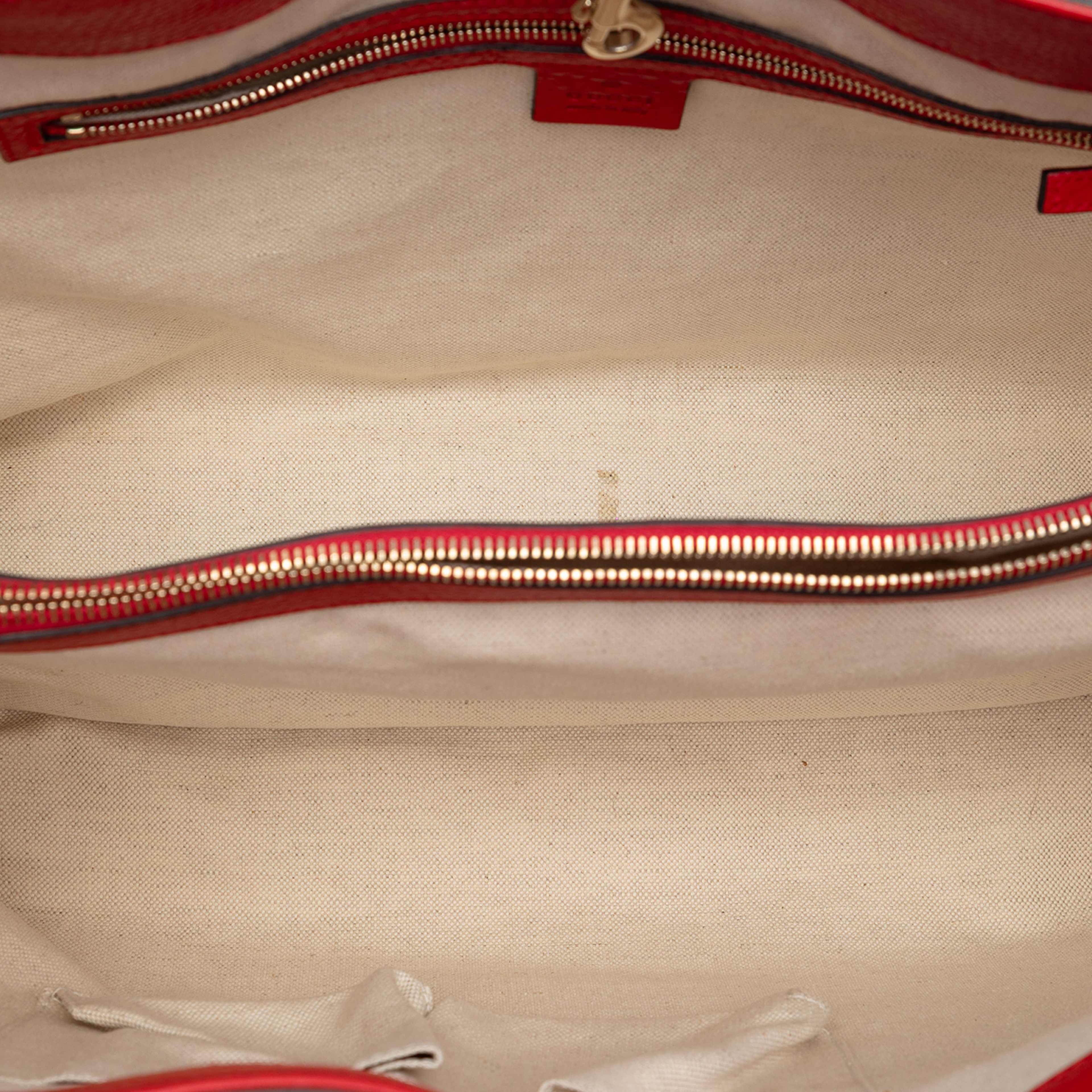 Gucci Gg Canvas Bella Tote, från Luxclusif, i färgen röd. Klicka för att öppna bilden i stort format