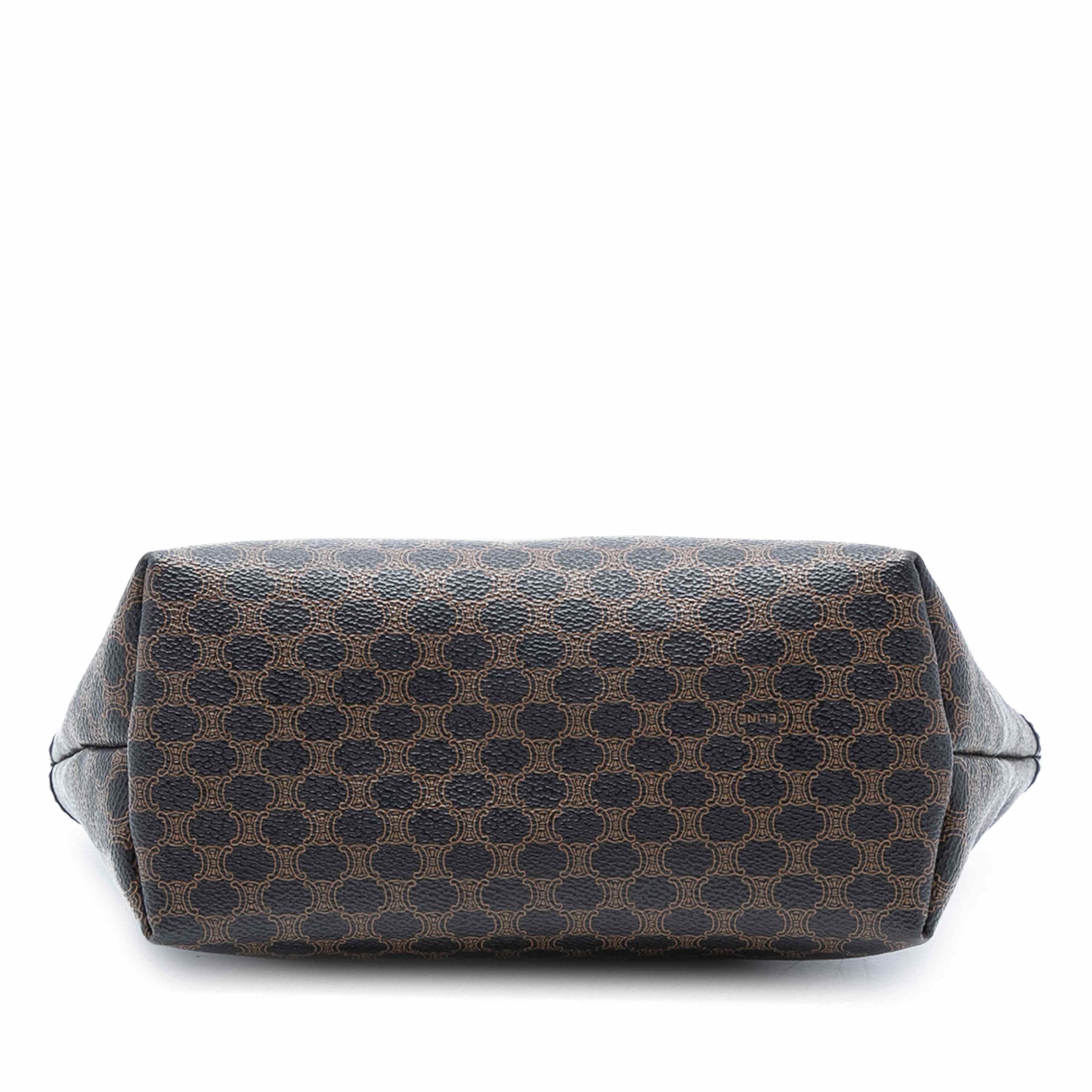 Celine Macadam Coated Canvas Handbag, från Luxclusif, i färgen dark brown. Klicka för att öppna bilden i stort format