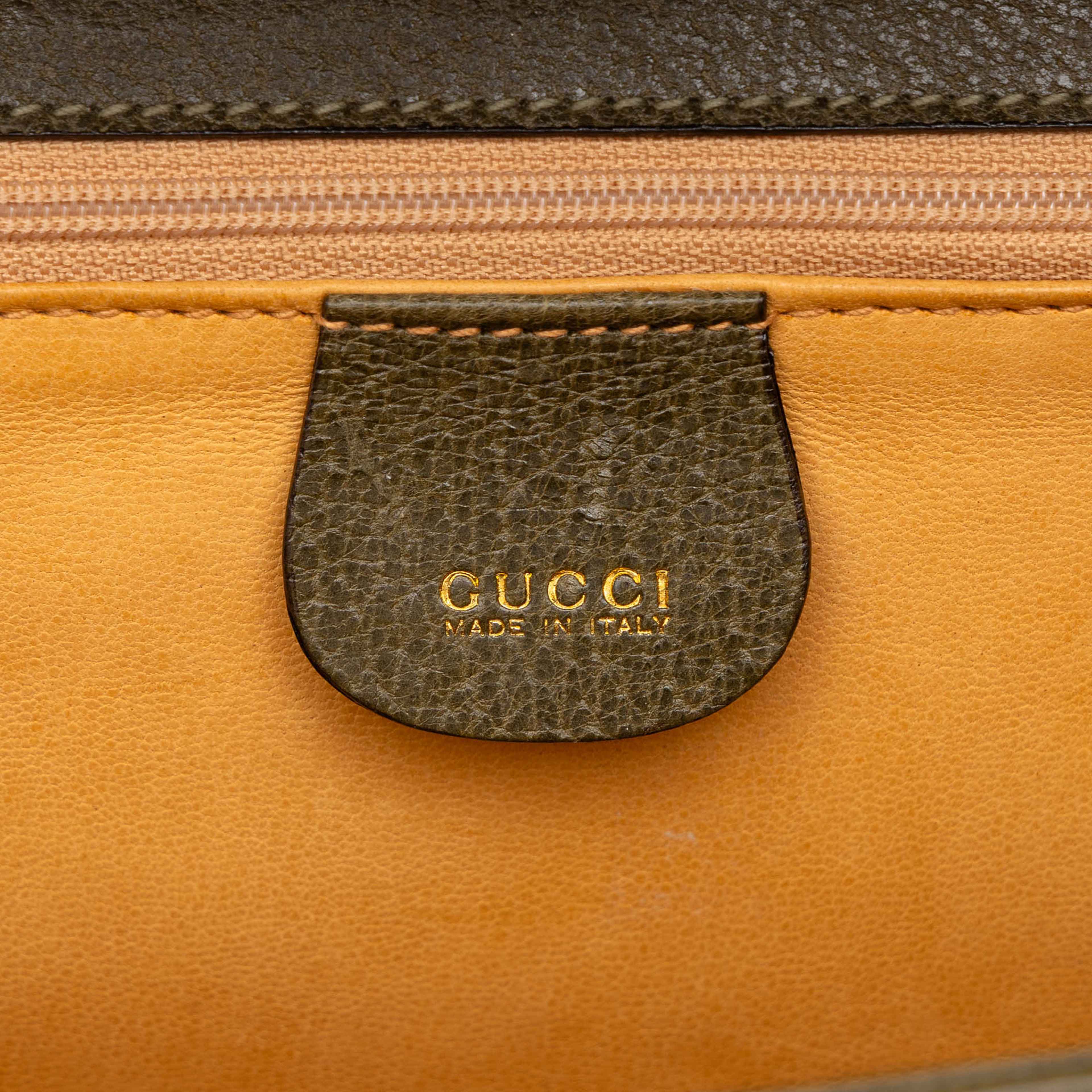 Gucci Calfskin Turnlock Flap Crossbody, från Luxclusif, i färgen grön. Klicka för att öppna bilden i stort format
