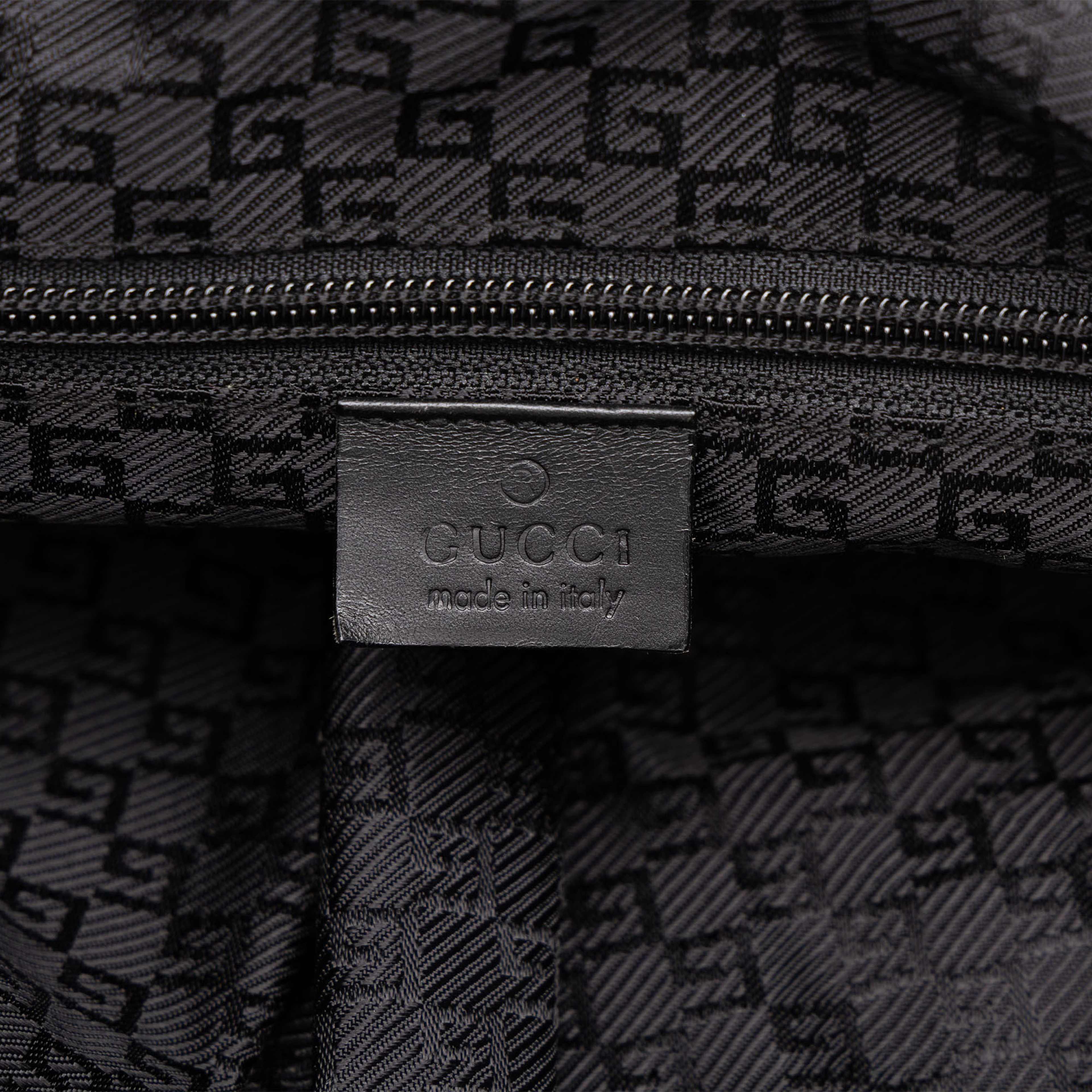 Gucci Nylon Web Backpack, från Luxclusif, i färgen svart. Klicka för att öppna bilden i stort format