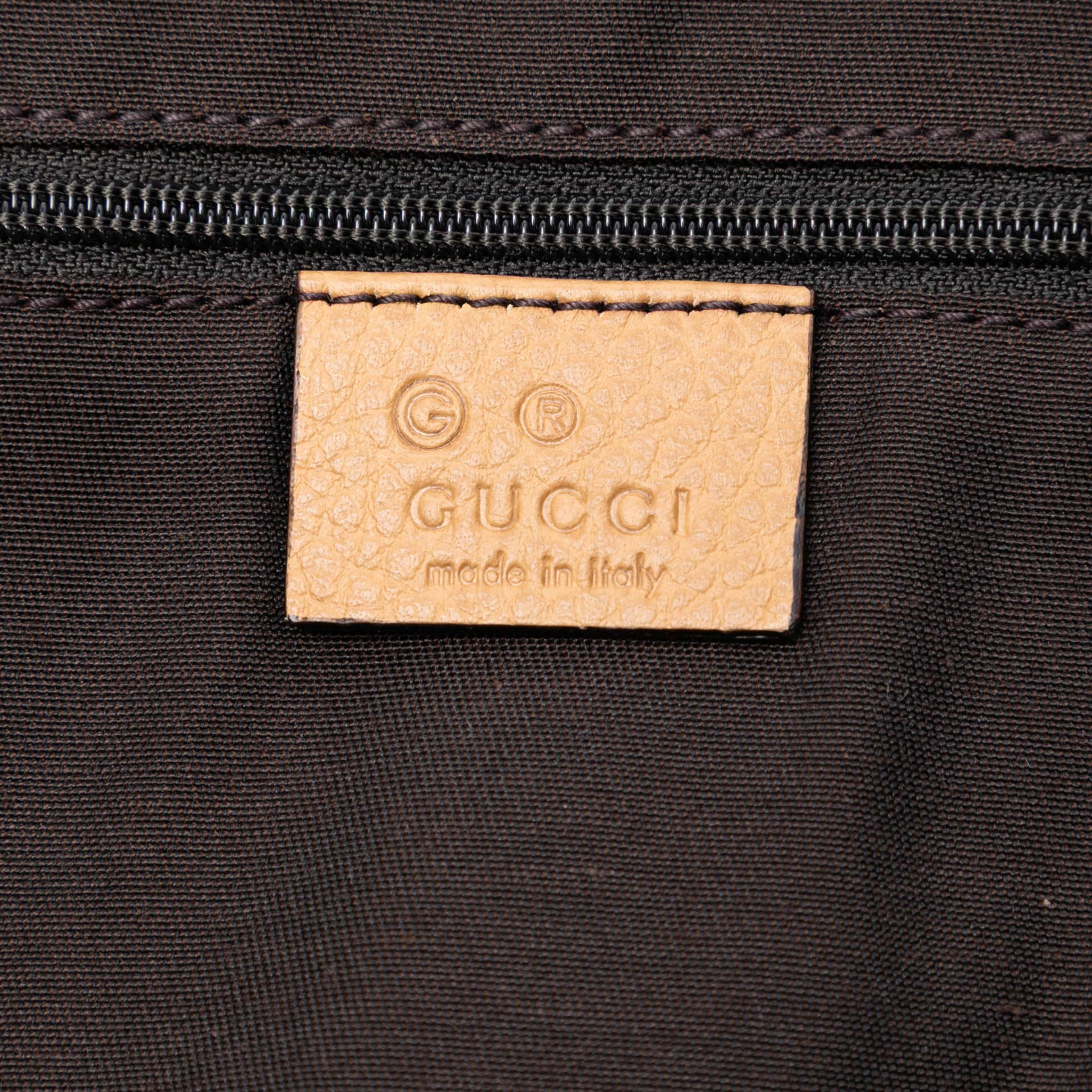 Gucci Leather Gg Charm Satchel, från Luxclusif, i färgen caramel. Klicka för att öppna bilden i stort format