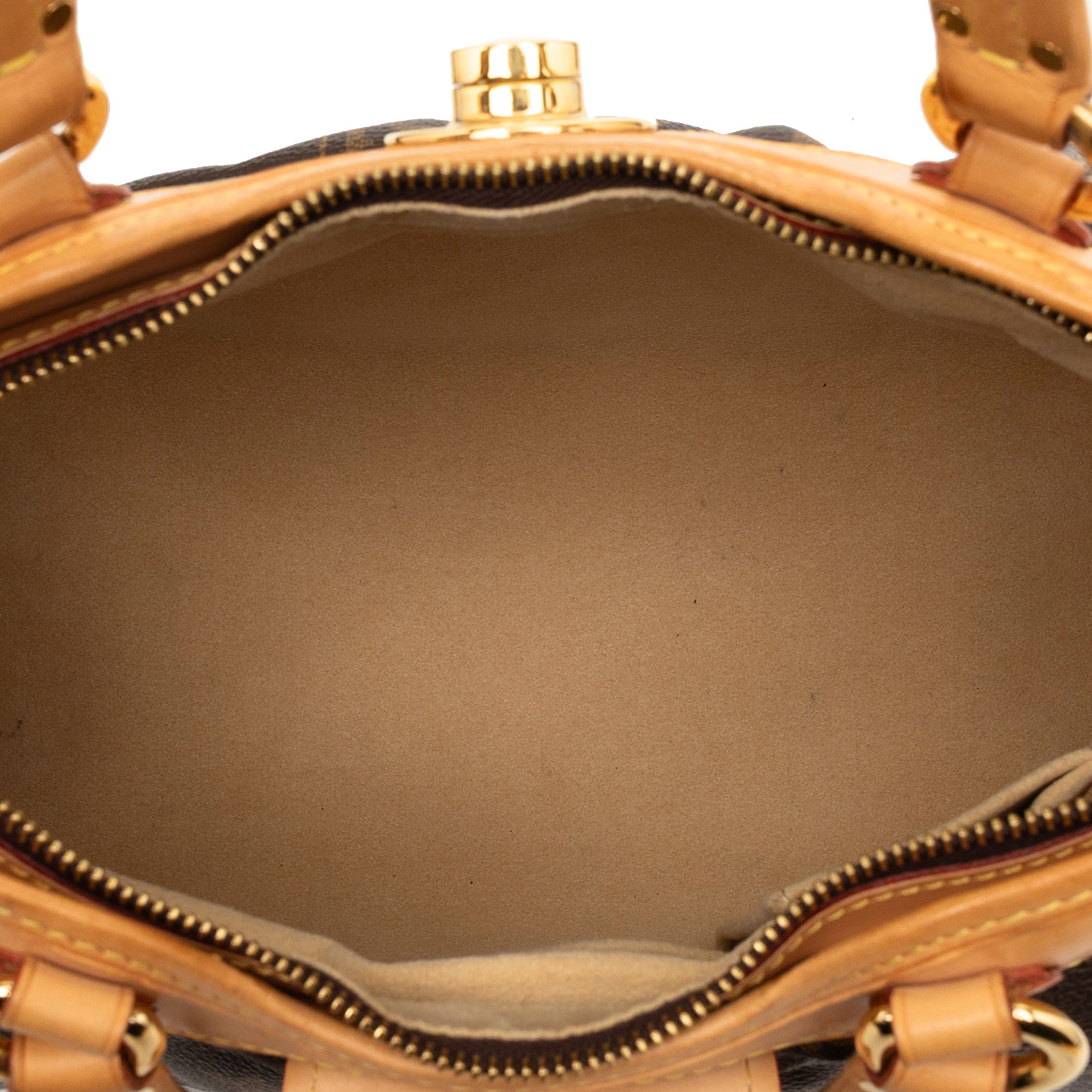 Louis Vuitton Monogram Boetie Pm, från Luxclusif, i färgen brown. Klicka för att öppna bilden i stort format