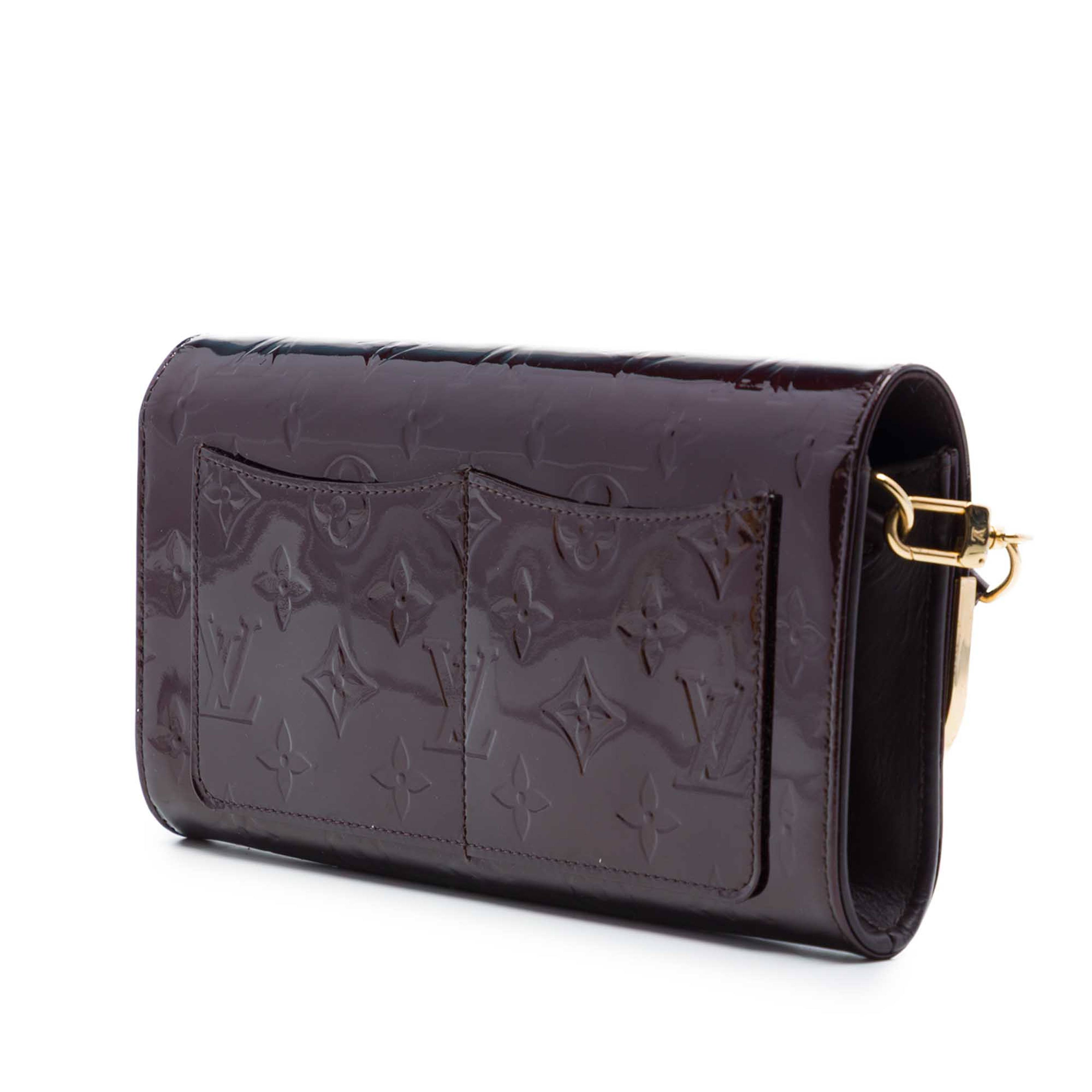 Louis Vuitton Monogram Vernis Rossmore Mm, från Luxclusif, i färgen purpur. Klicka för att öppna bilden i stort format