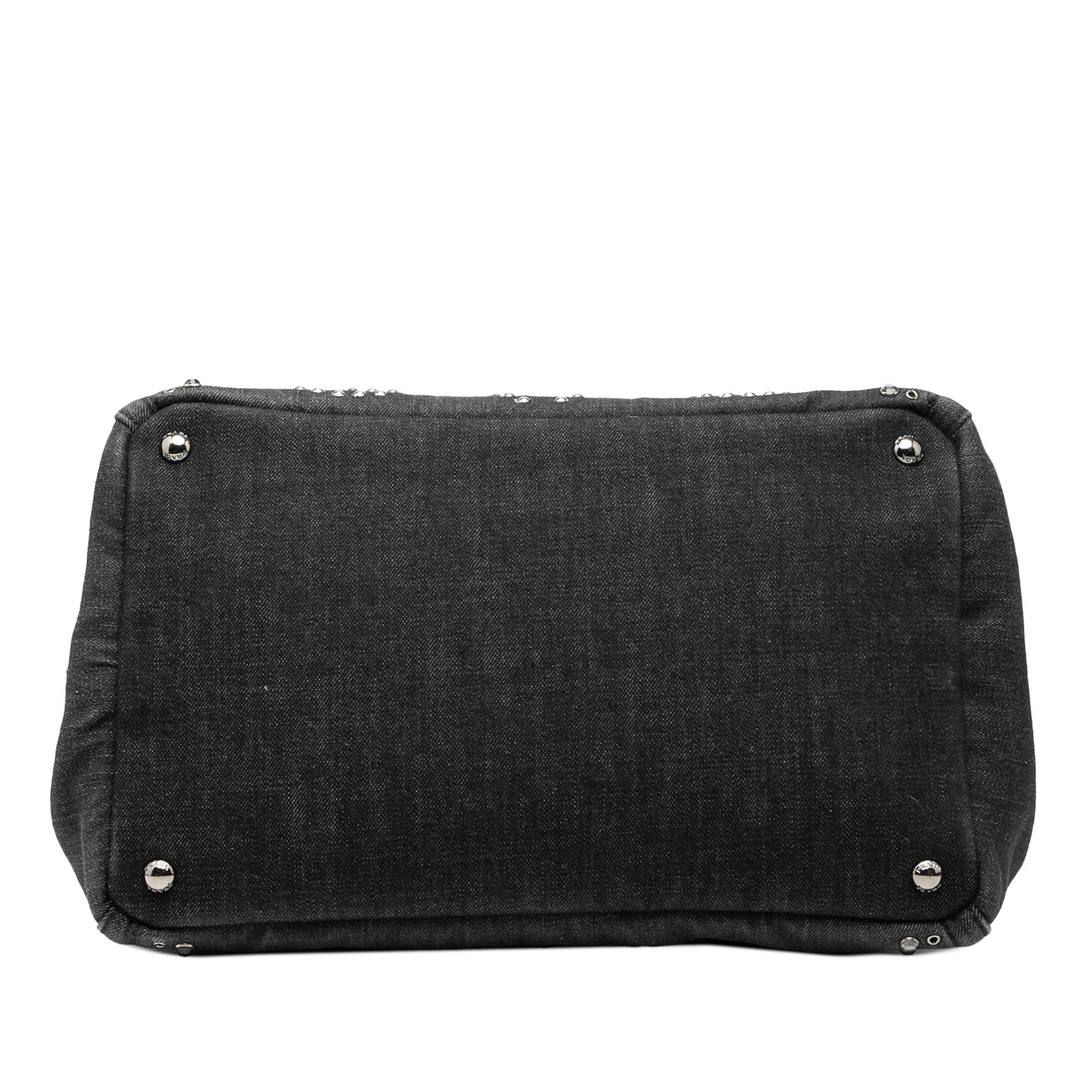 Prada Denim Canapa Bijoux Satchel, från Luxclusif, i färgen black. Klicka för att öppna bilden i stort format