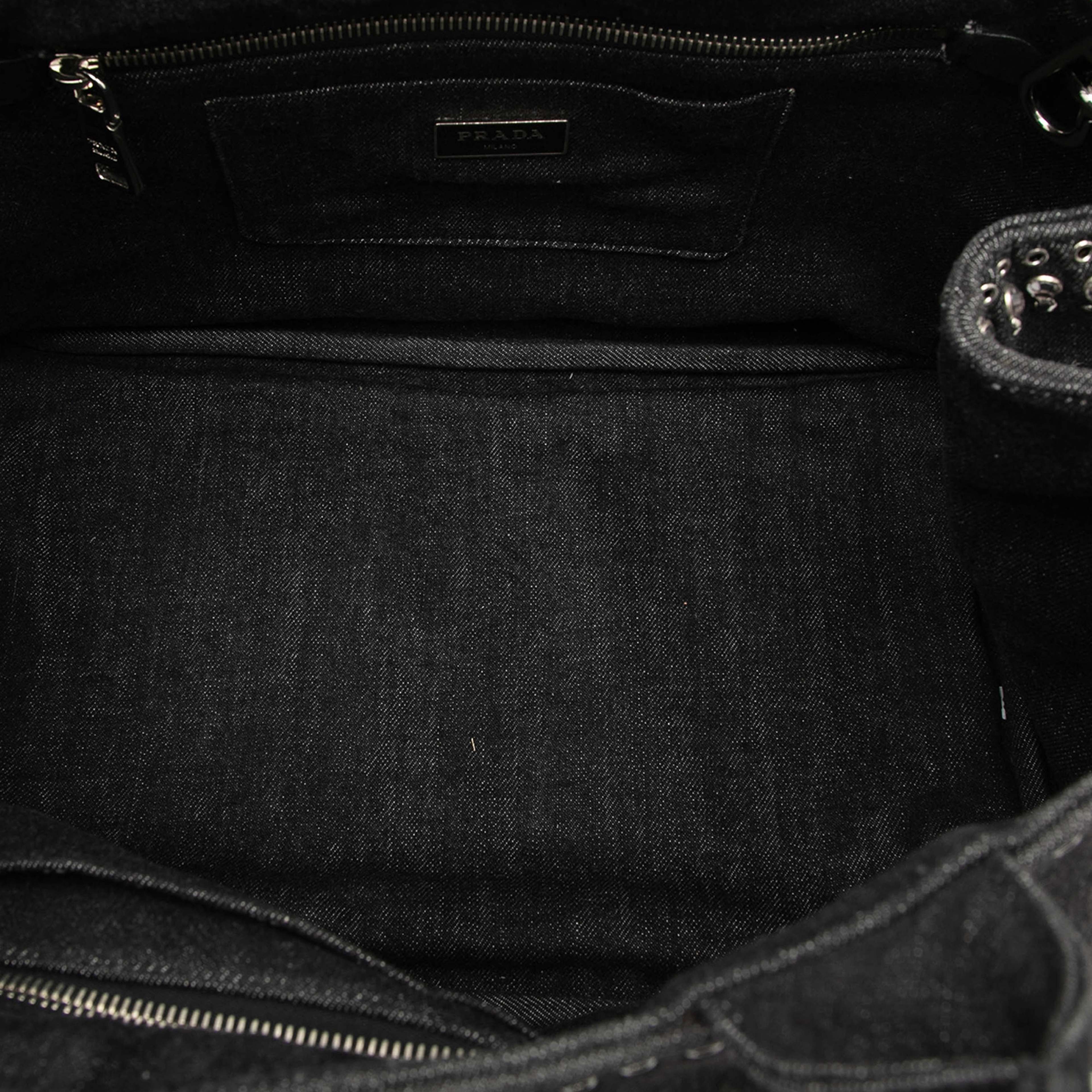 Prada Denim Canapa Bijoux Satchel, från Luxclusif, i färgen black. Klicka för att öppna bilden i stort format