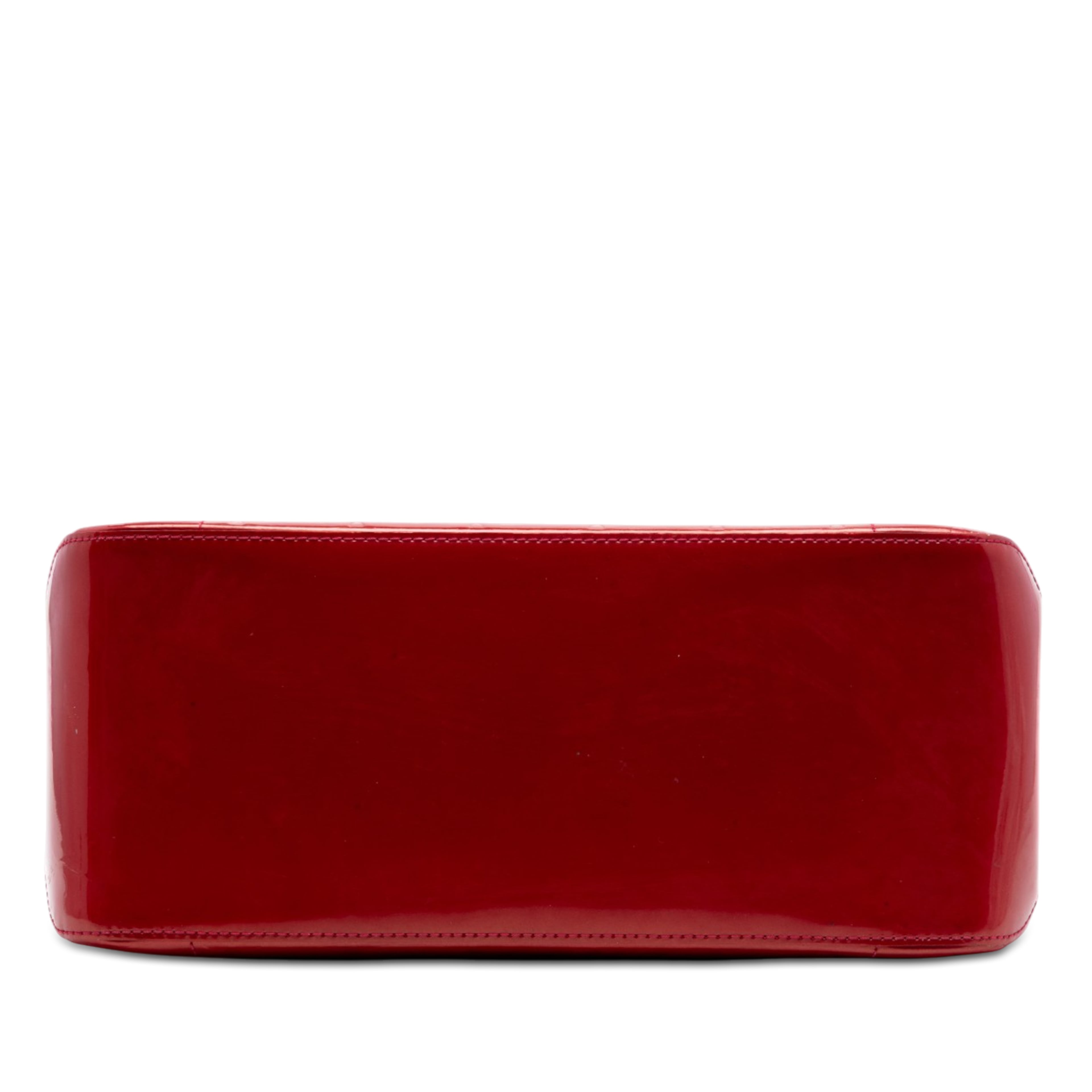 Louis Vuitton Monogram Vernis Rosewood Avenue, från Luxclusif, i färgen röd. Klicka för att öppna bilden i stort format