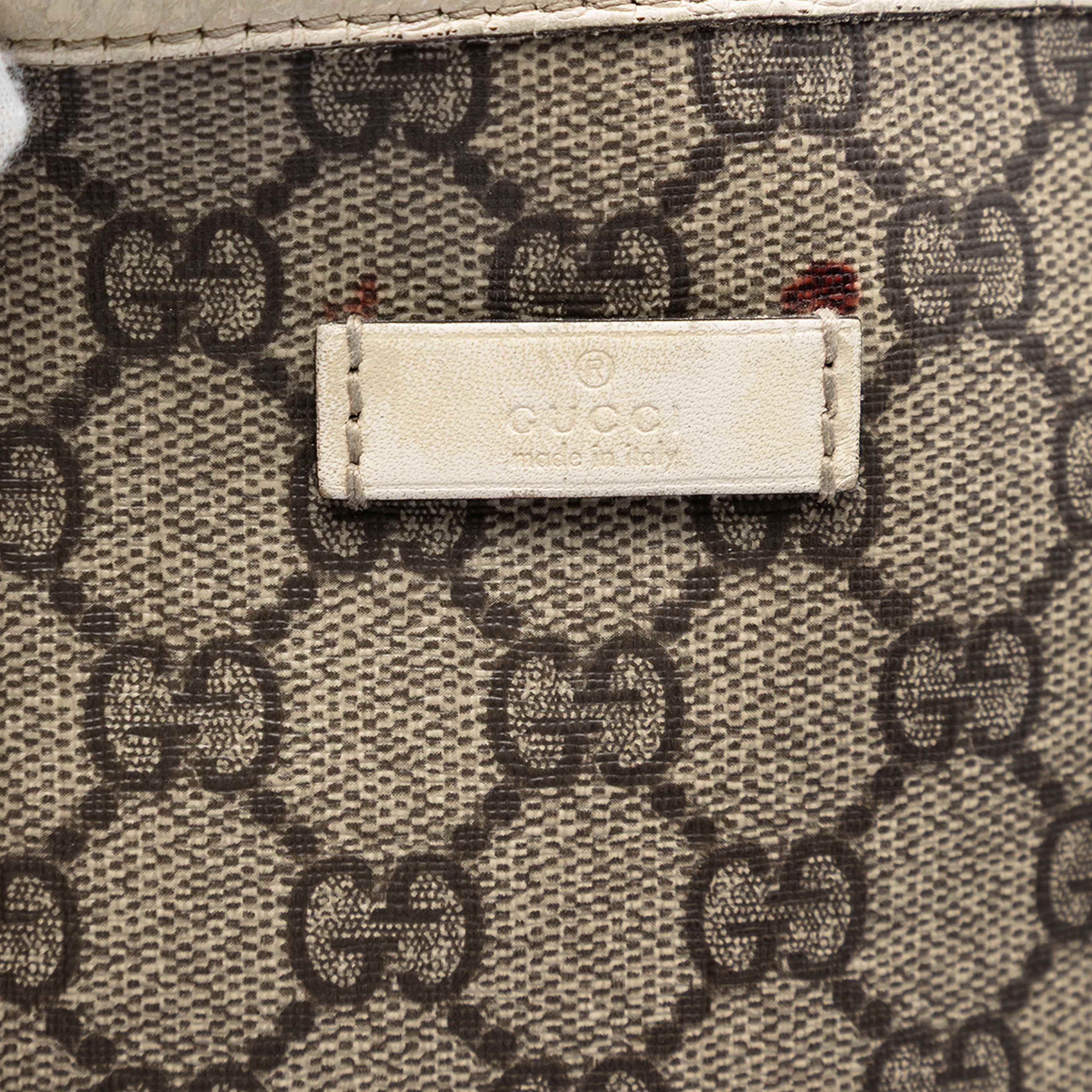 Gucci Gg Supreme Joy Vertical Tote, från Luxclusif, i färgen beige. Klicka för att öppna bilden i stort format