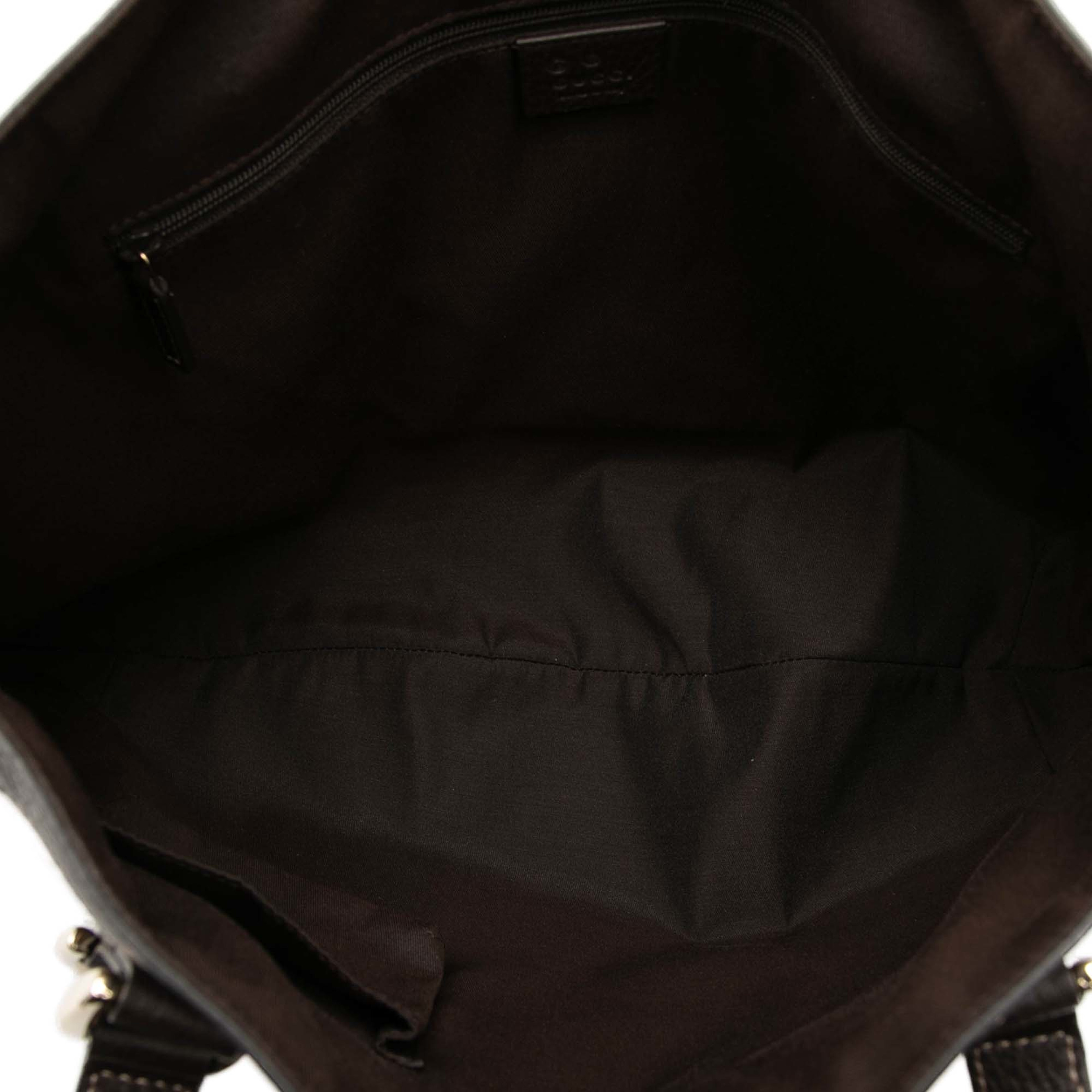 Gucci Gg Crystal Abbey D Ring Convertible Tote, från Luxclusif, i färgen beige. Klicka för att öppna bilden i stort format