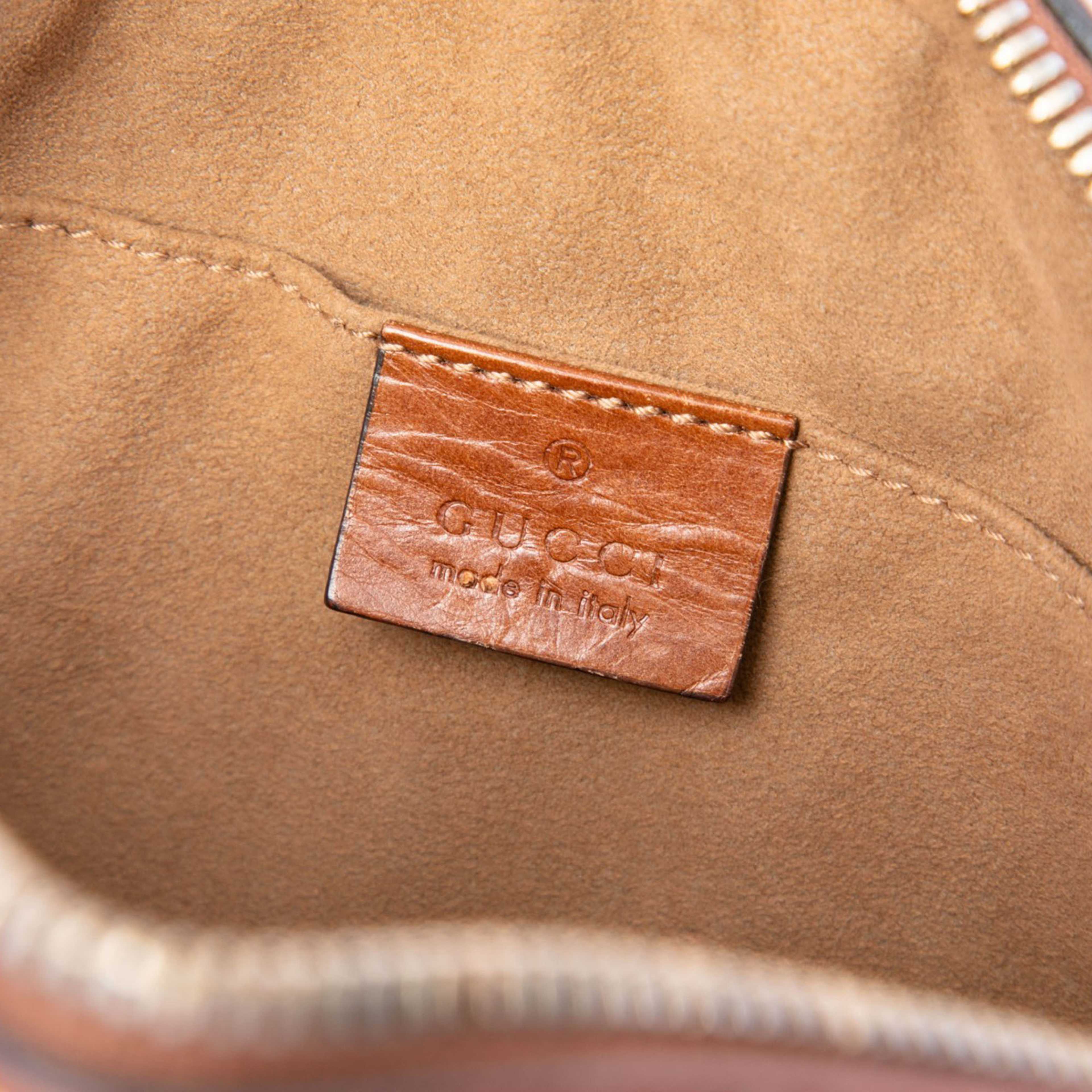 Gucci Mini Gg Supreme Chain Crossbody, från Luxclusif, i färgen beige. Klicka för att öppna bilden i stort format