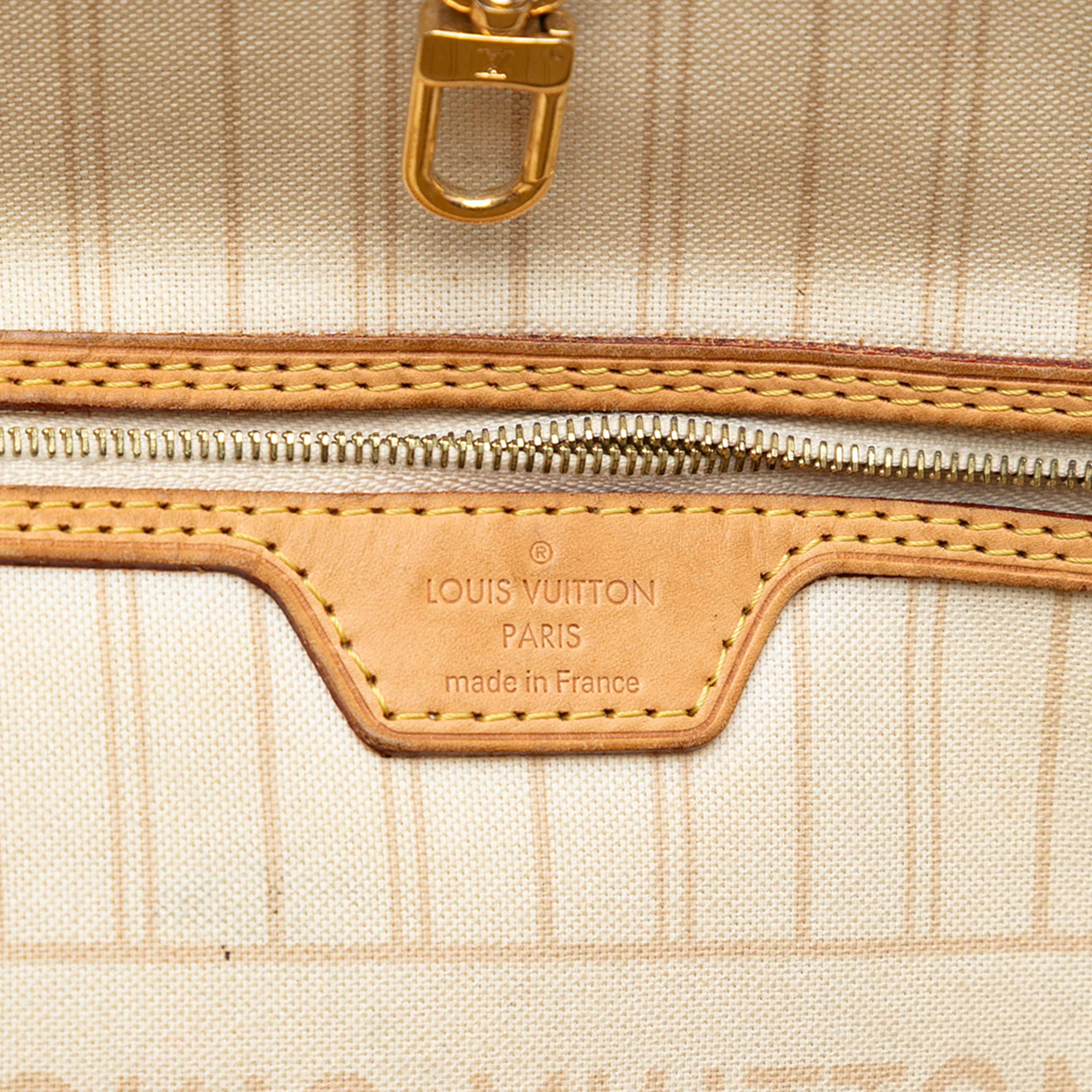 Louis Vuitton Damier Azur Neverfull Mm, från Luxclusif, i färgen white. Klicka för att öppna bilden i stort format