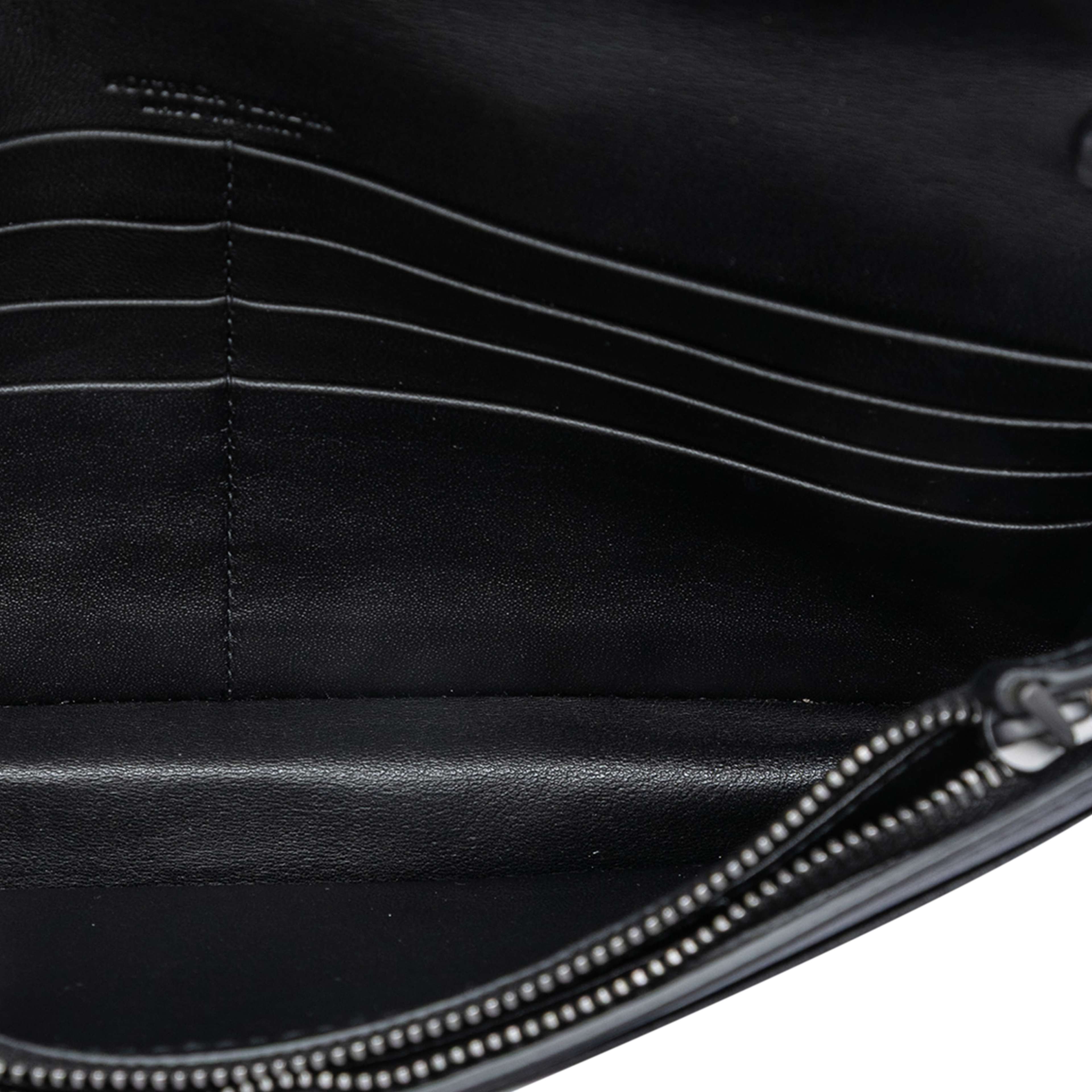 Bottega Veneta Nappa Intrecciato Continental Wallet On Chain, från Luxclusif, i färgen black. Klicka för att öppna bilden i stort format