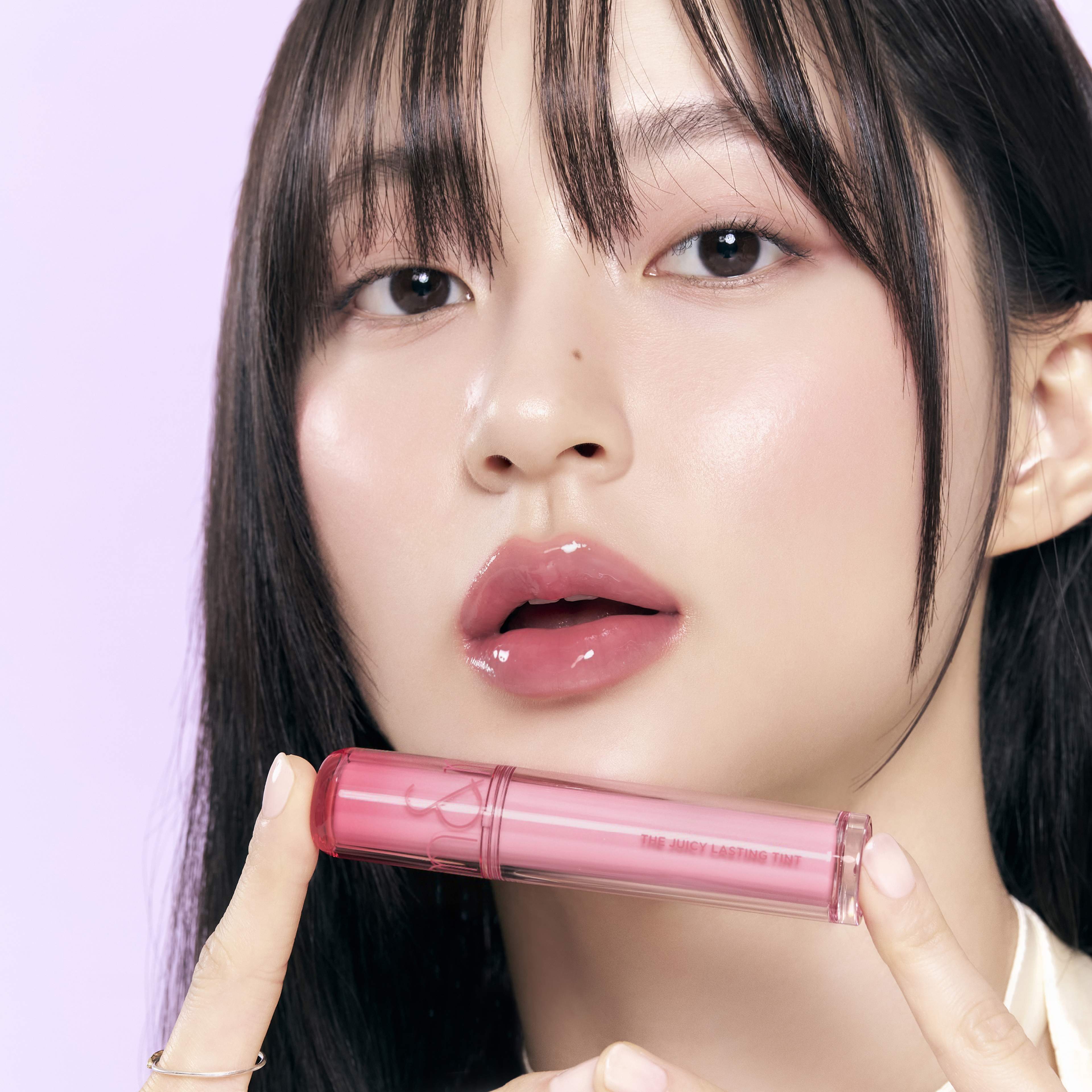 The Juicy Lasting Tint, från rom&nd, i färgen Bare Grape.