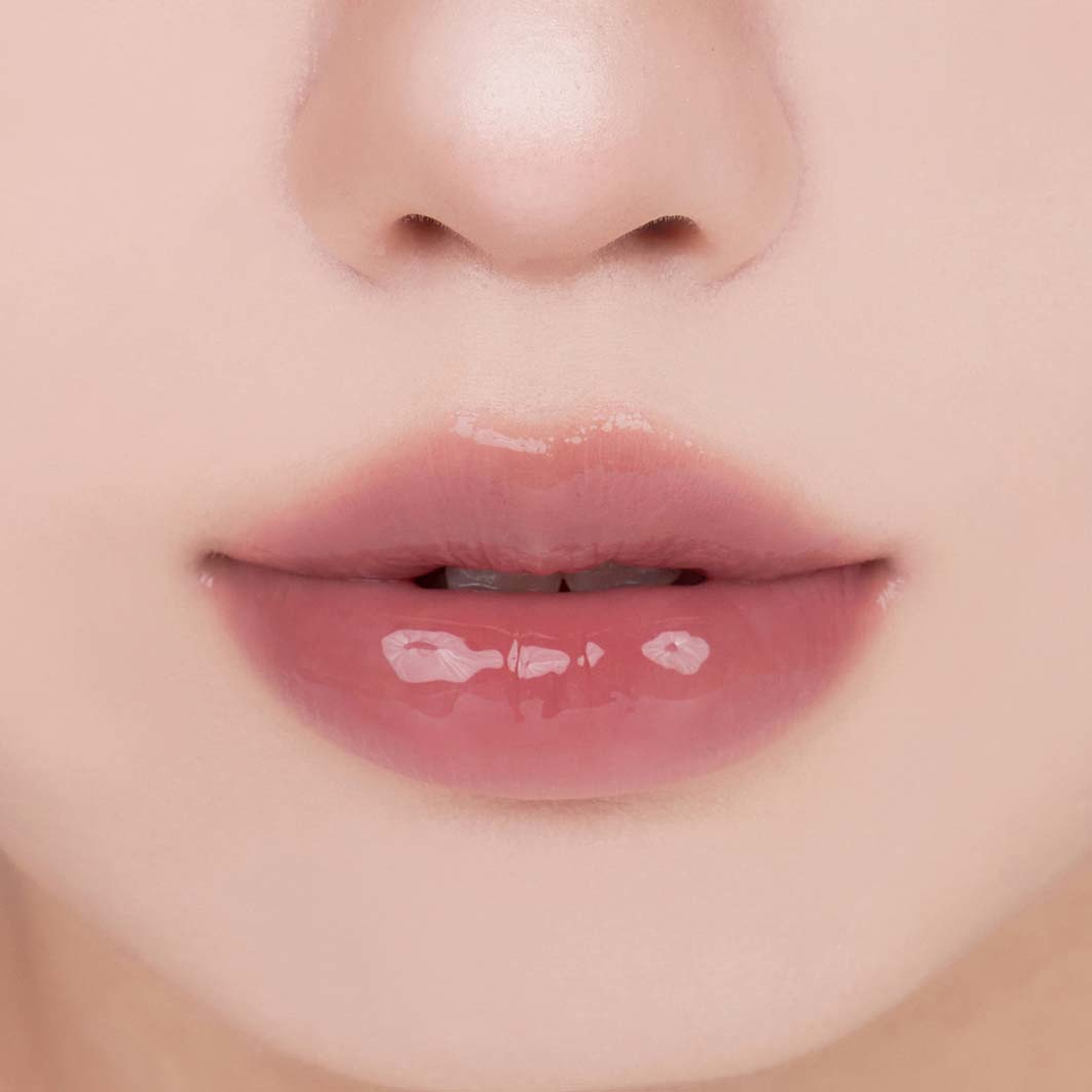 THE JUICY LASTING TINT MINI, från rom&nd, i färgen Summer Fig. Klicka för att öppna bilden i stort format