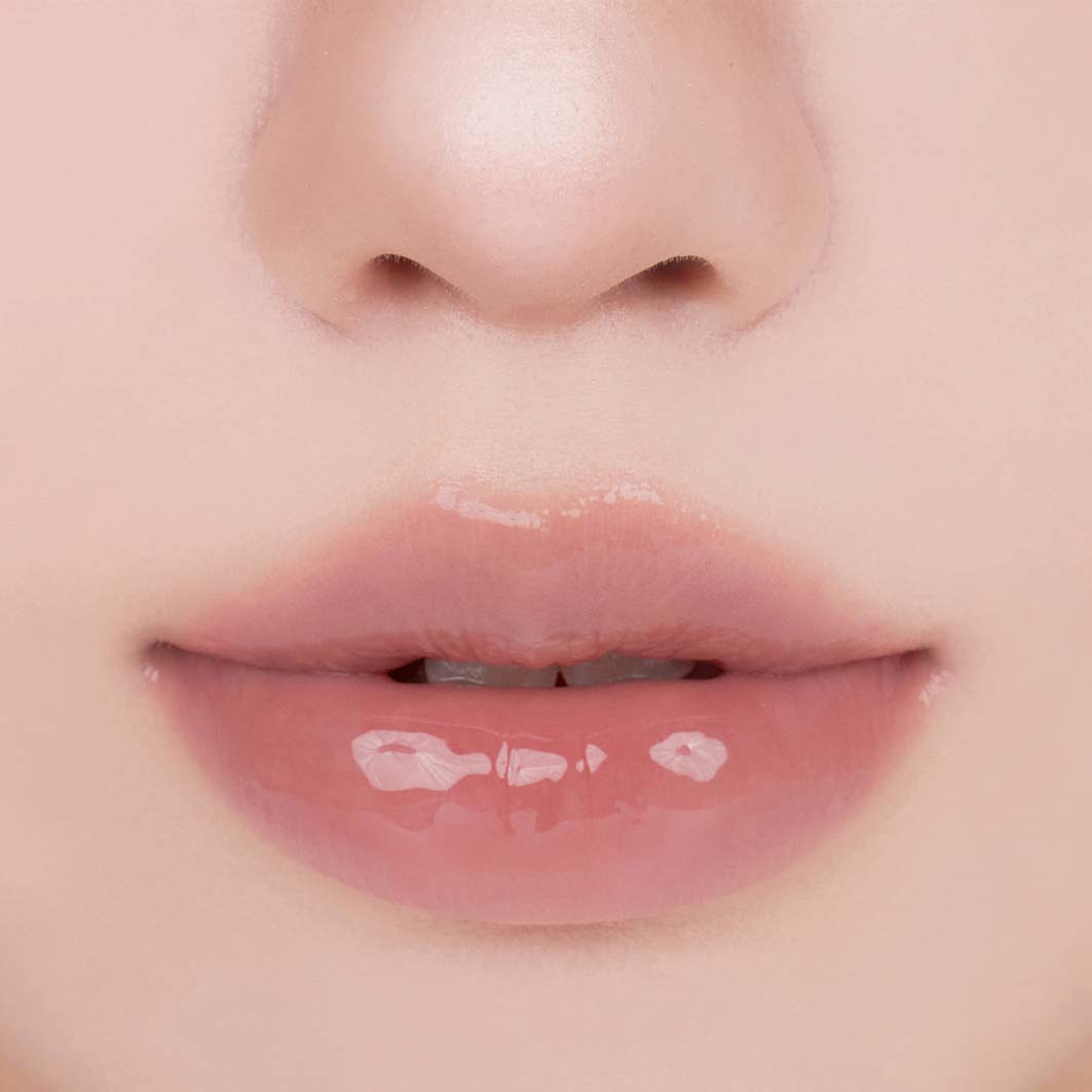 THE JUICY LASTING TINT MINI, från rom&nd, i färgen Guava Beige. Klicka för att öppna bilden i stort format