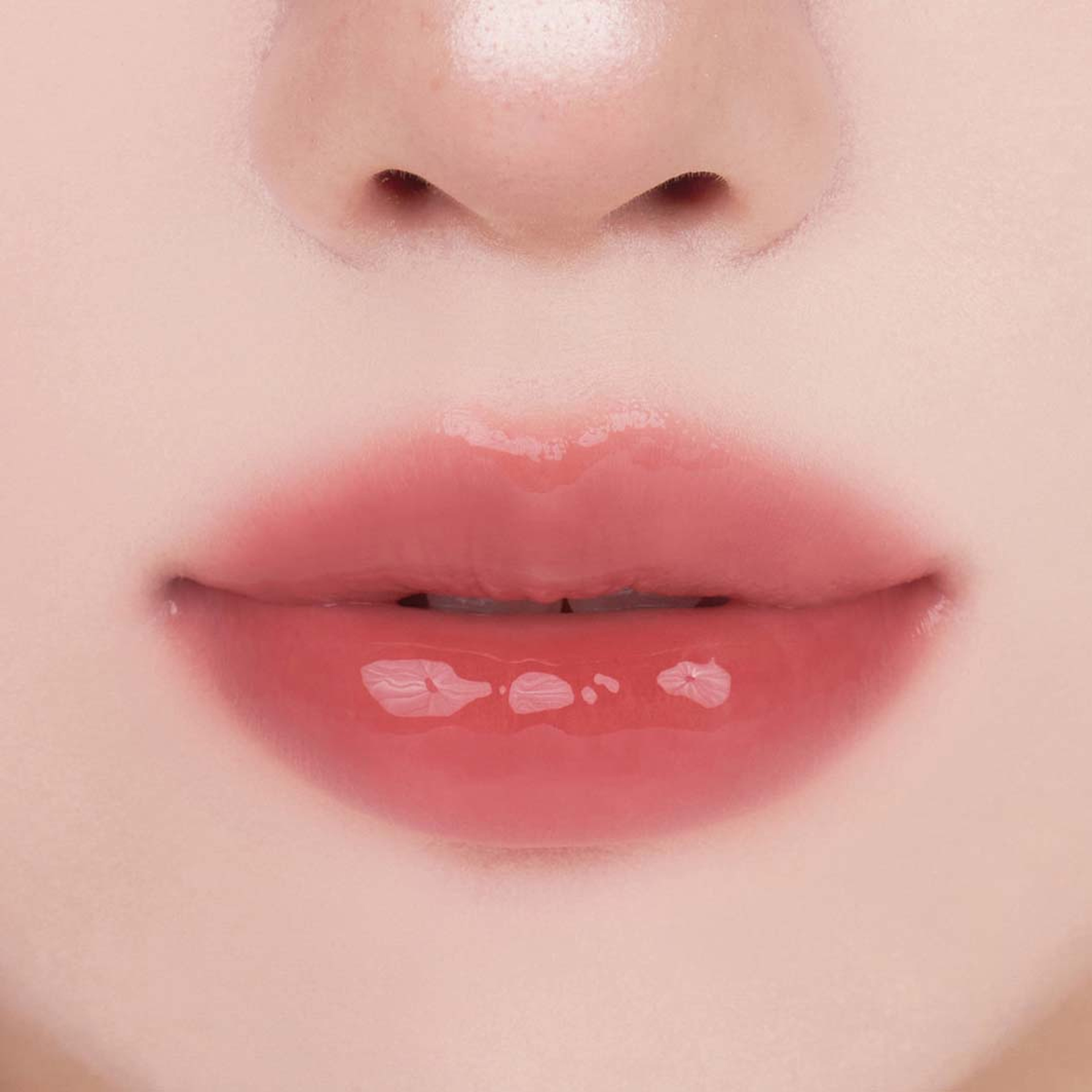 THE JUICY LASTING TINT MINI, från rom&nd, i färgen Morning Apple. Klicka för att öppna bilden i stort format