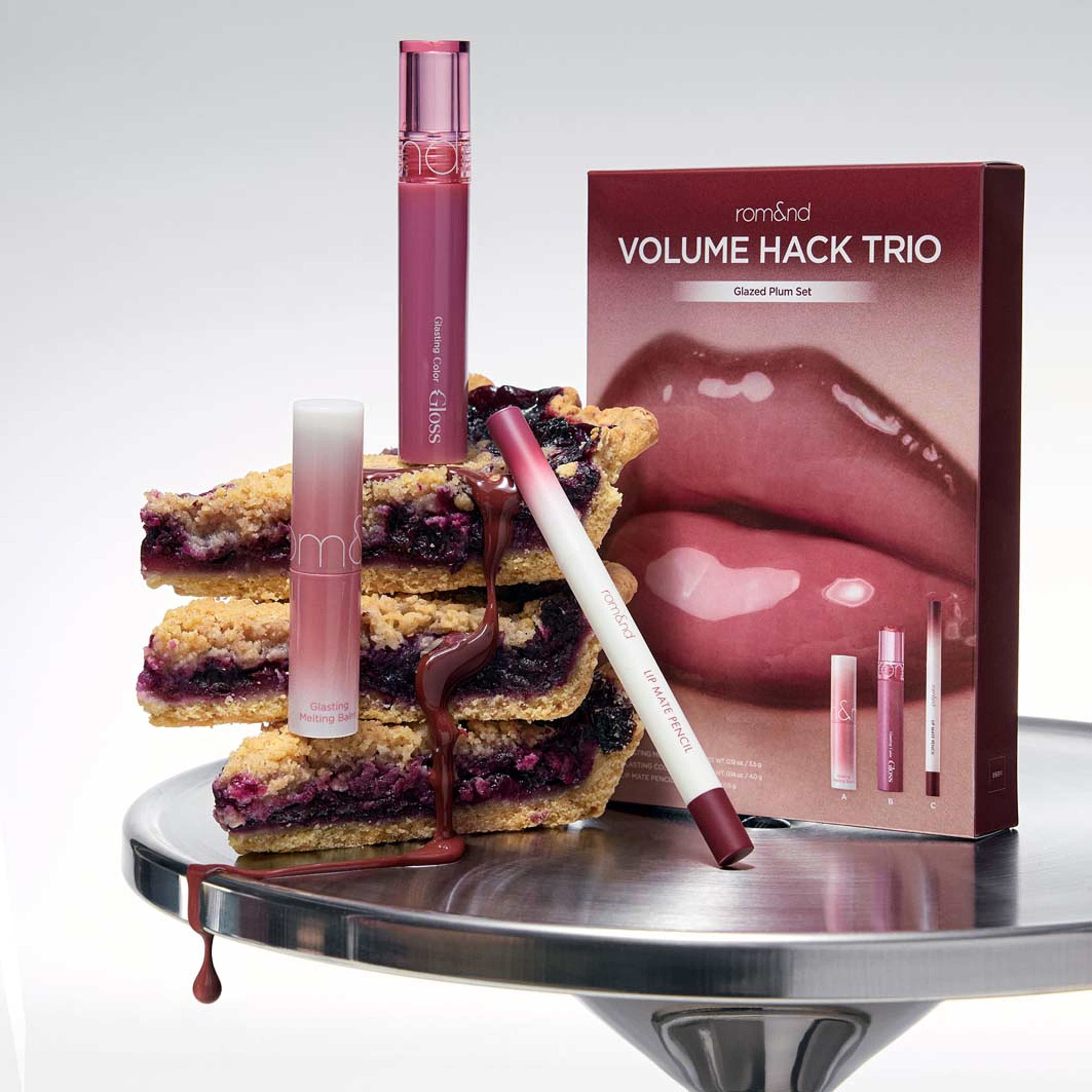 VOLUME HACK TRIO, från rom&nd, i färgen Glazed Plum. Klicka för att öppna bilden i stort format