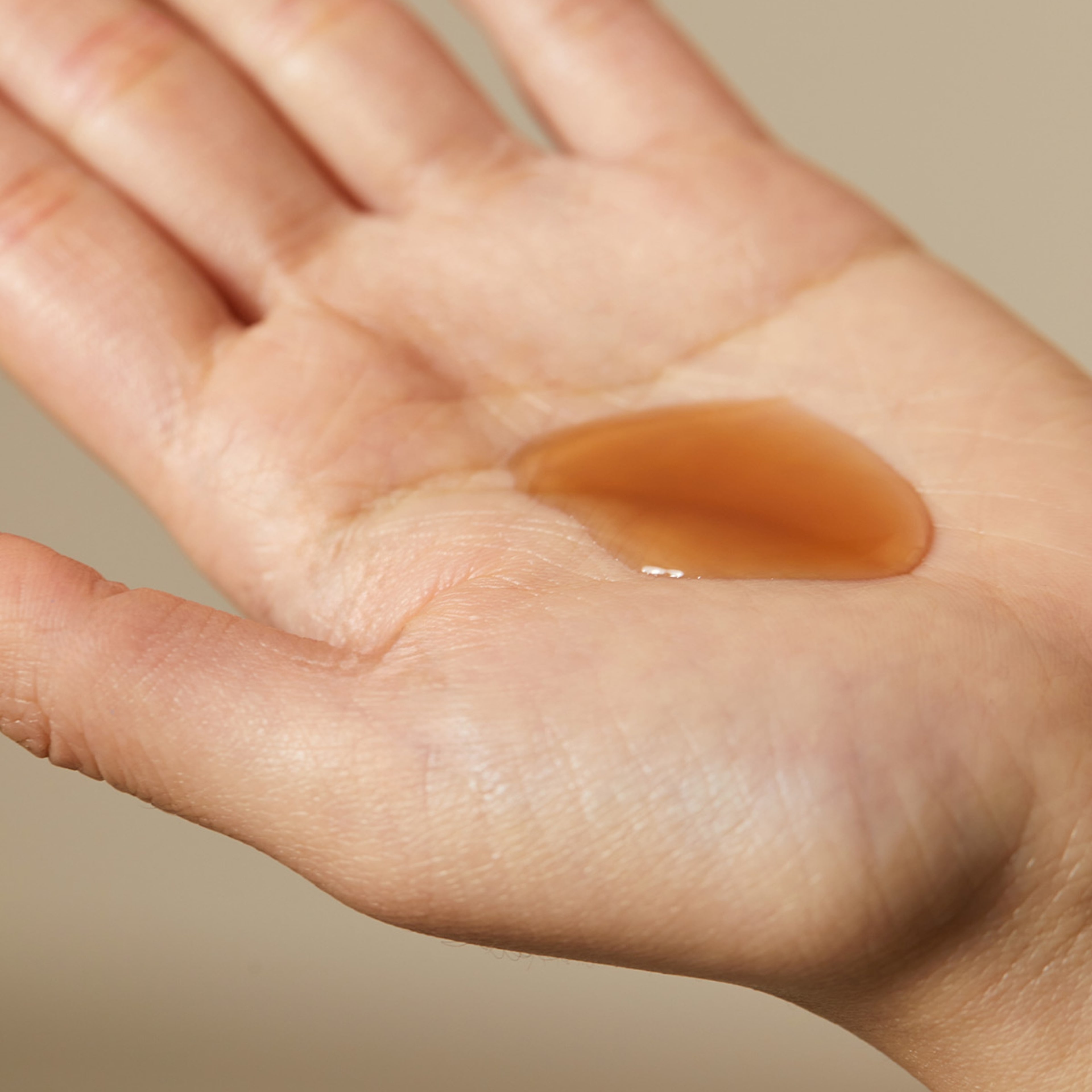 Natural Repair Serum, från HYGGEE. Klicka för att öppna bilden i stort format