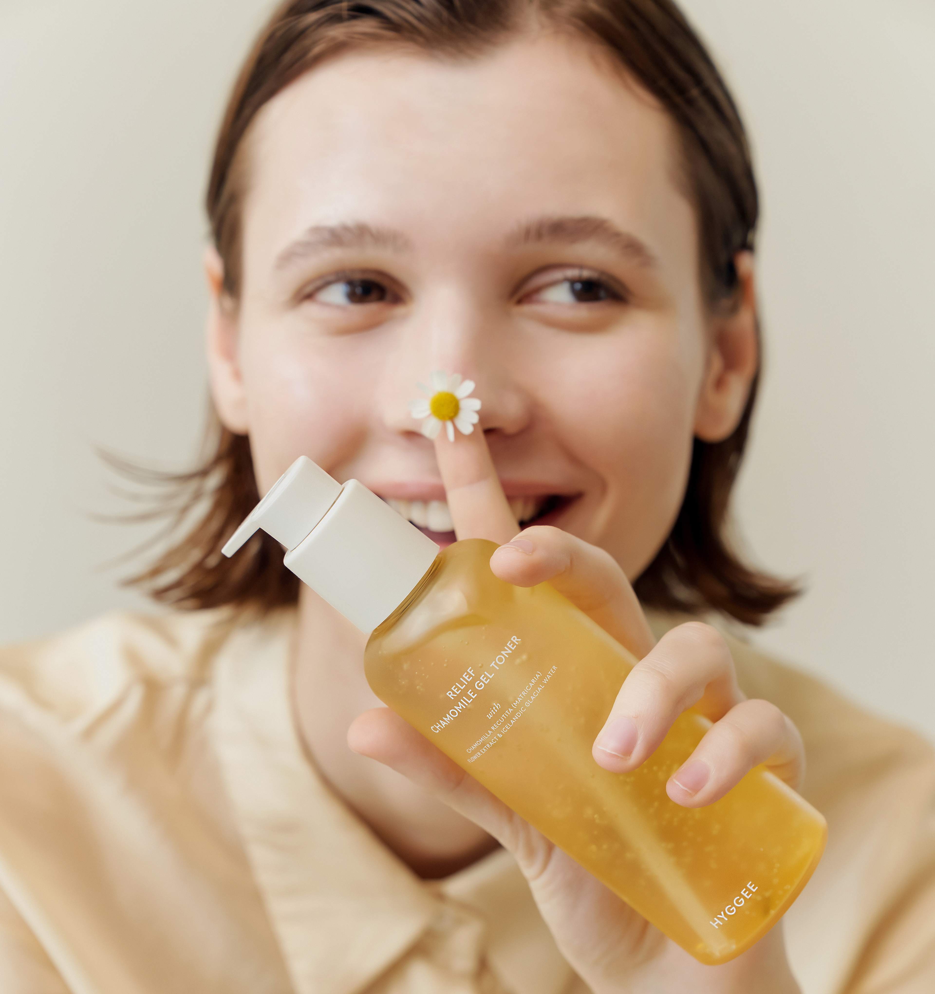 Relief Chamomile Gel Toner 200ml, från HYGGEE. Klicka för att öppna bilden i stort format