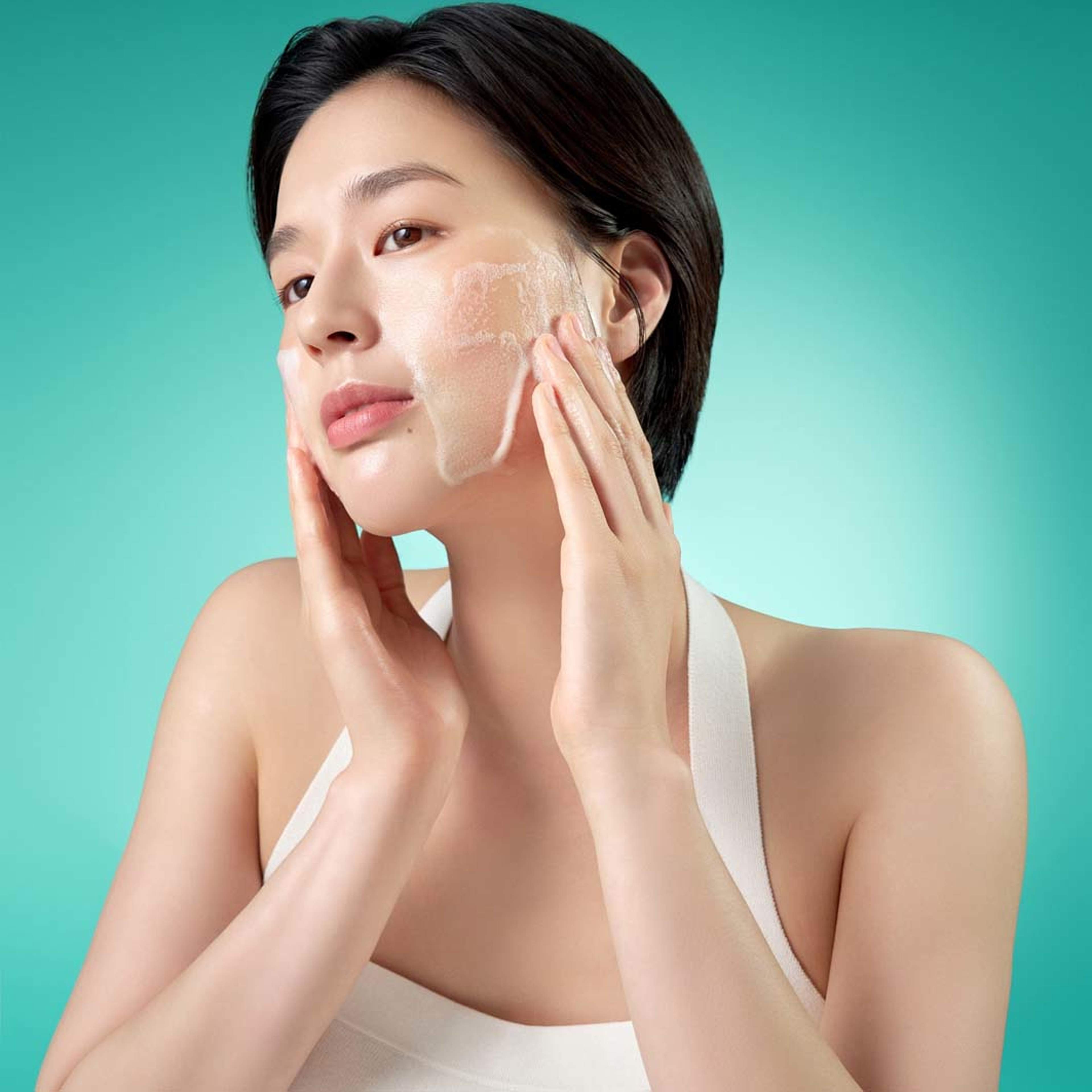 Mighty Bamboo Panthenol Cleanser, från Purito. Klicka för att öppna bilden i stort format