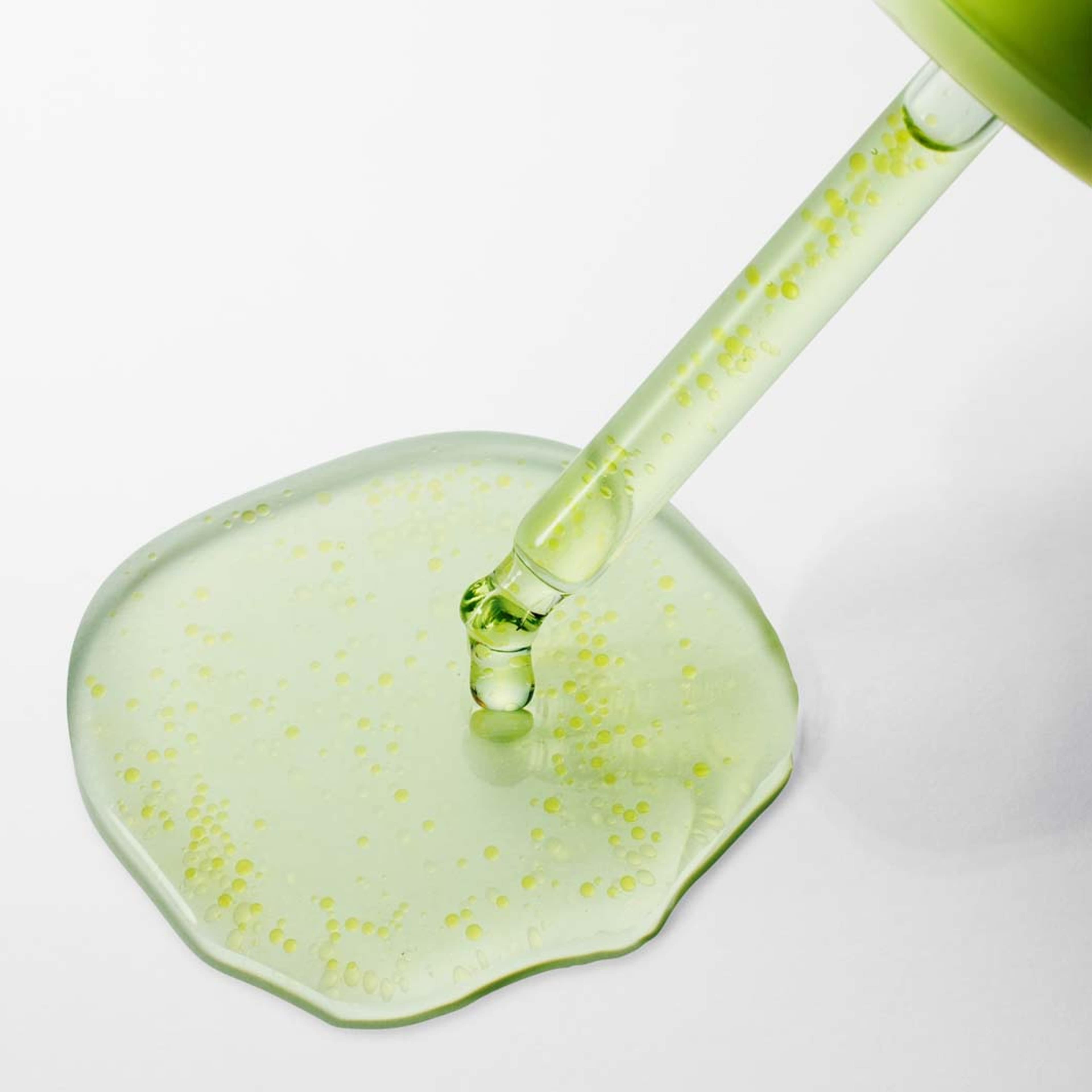 Azelaic Acid 10 Kojic Tea Tree Serum, från Purito. Klicka för att öppna bilden i stort format