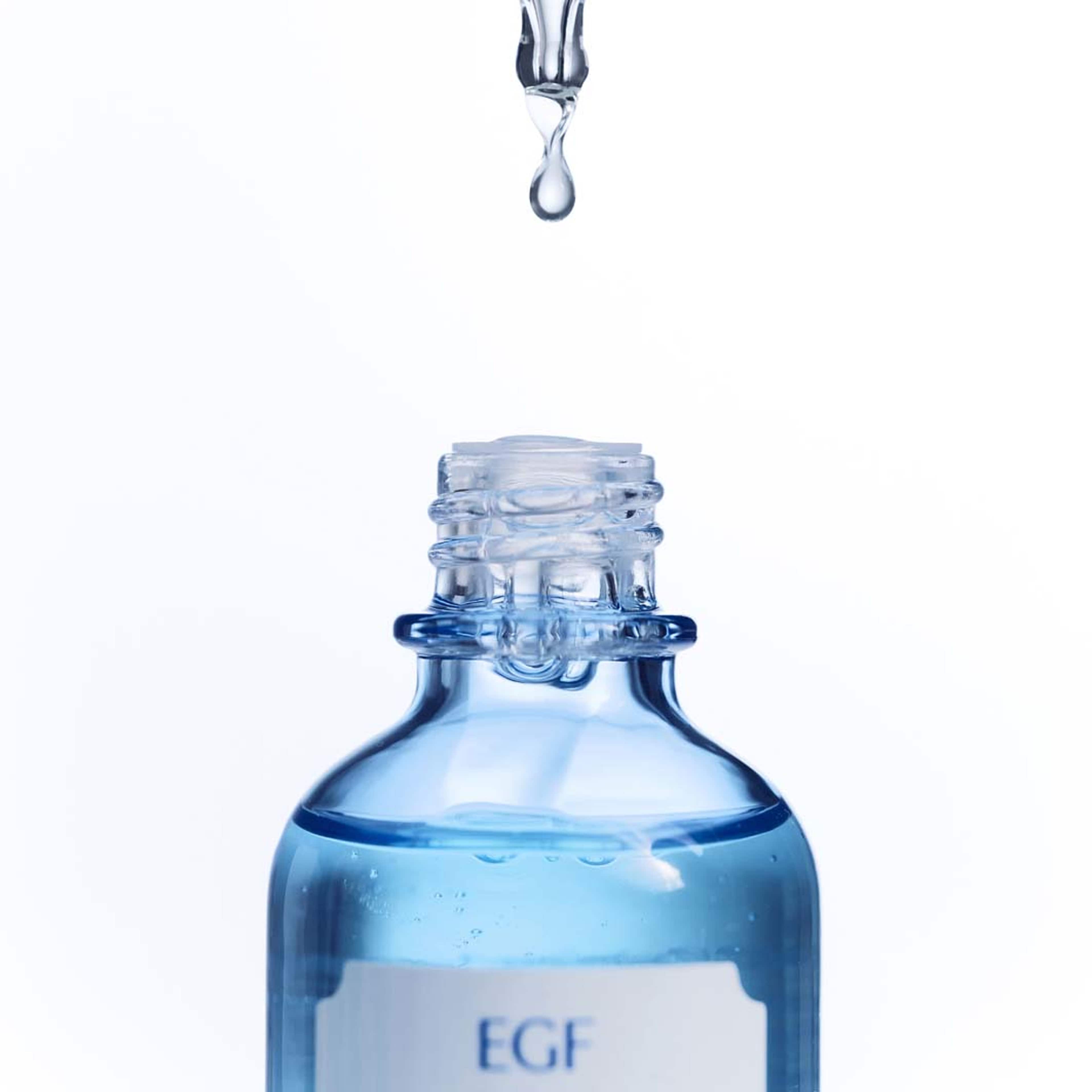 EGF Blue AC Calming Serum, från Klairs. Klicka för att öppna bilden i stort format