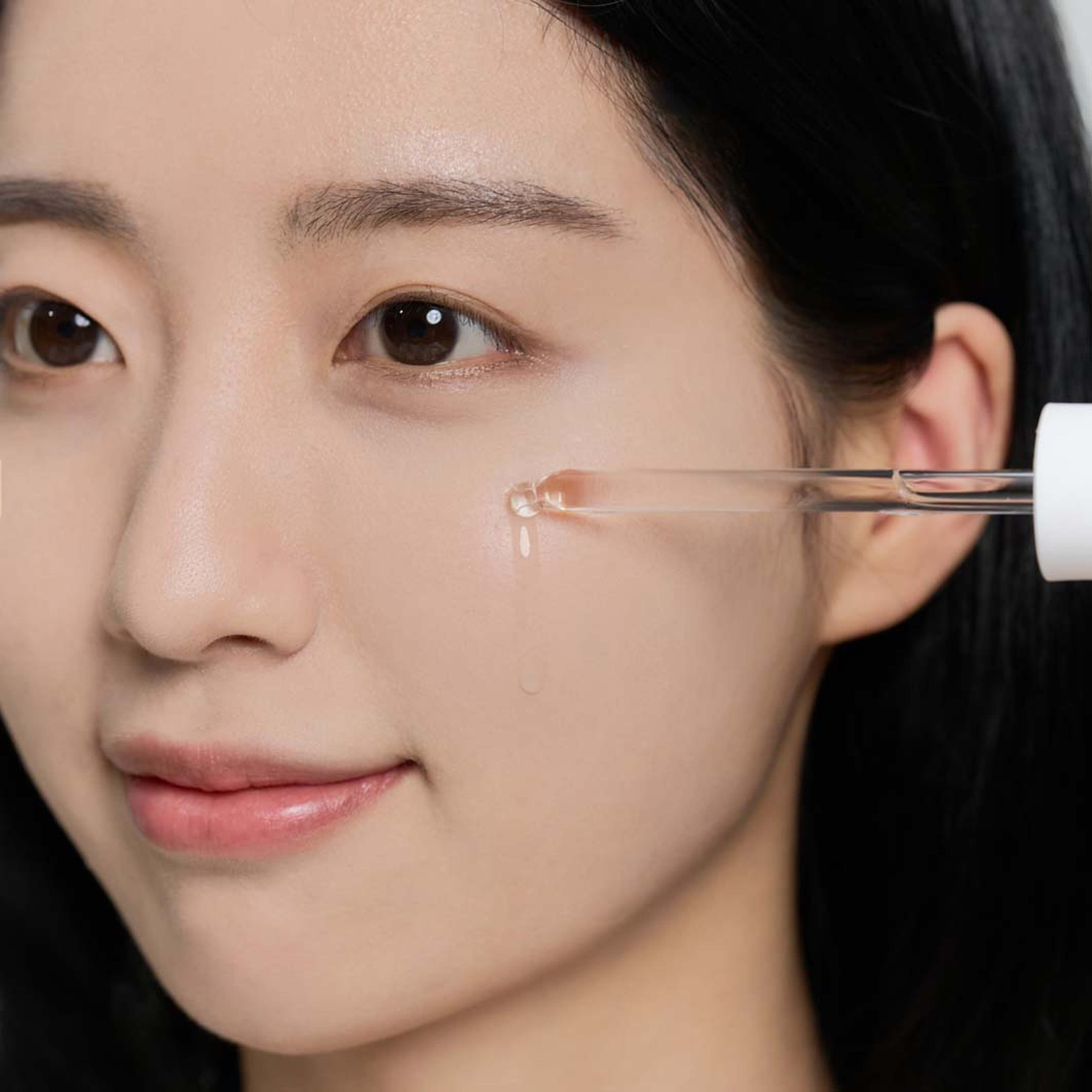 Madagascar Centella Tea-Trica Relief Ampoule, från SKIN1004. Klicka för att öppna bilden i stort format