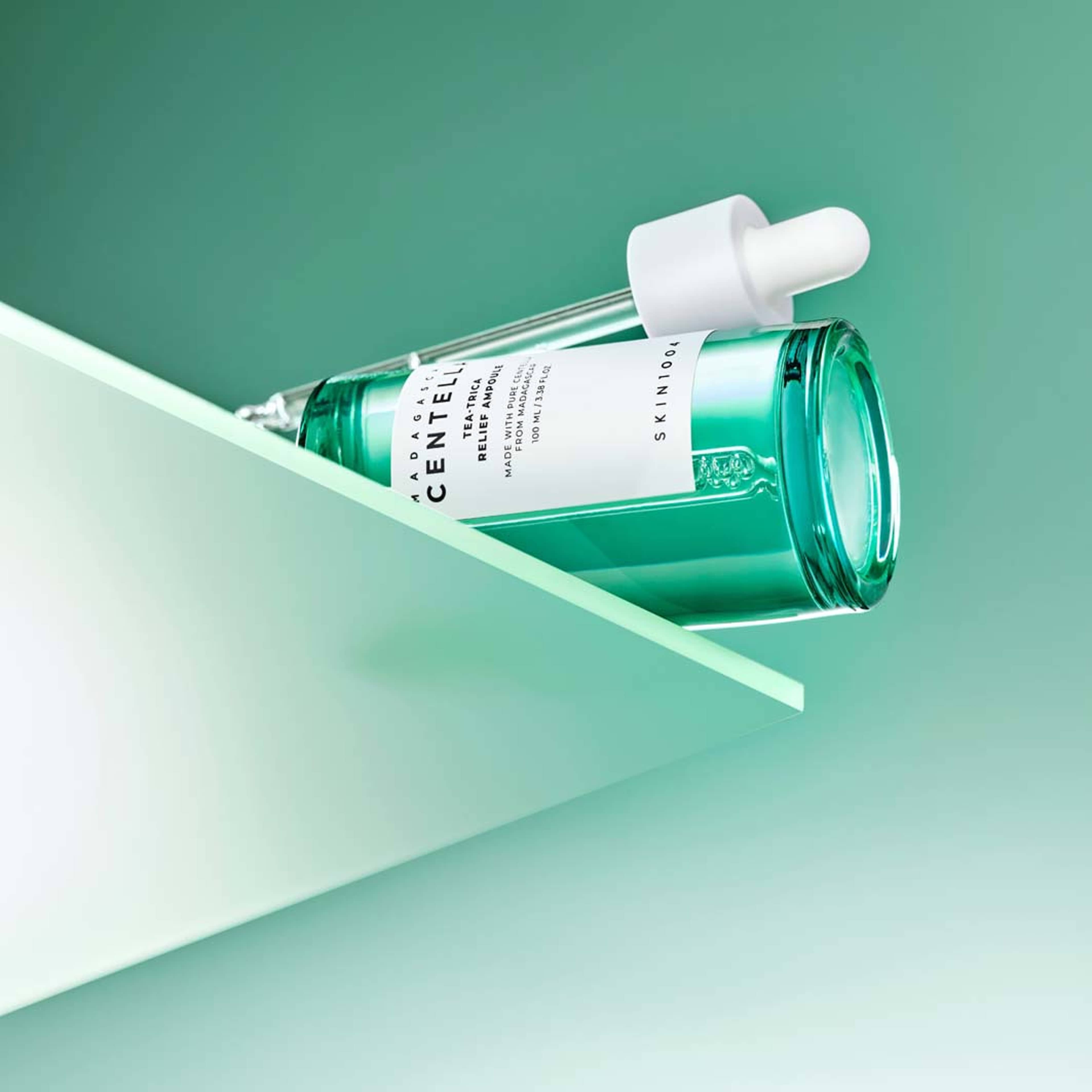 Madagascar Centella Tea-Trica Relief Ampoule, från SKIN1004. Klicka för att öppna bilden i stort format