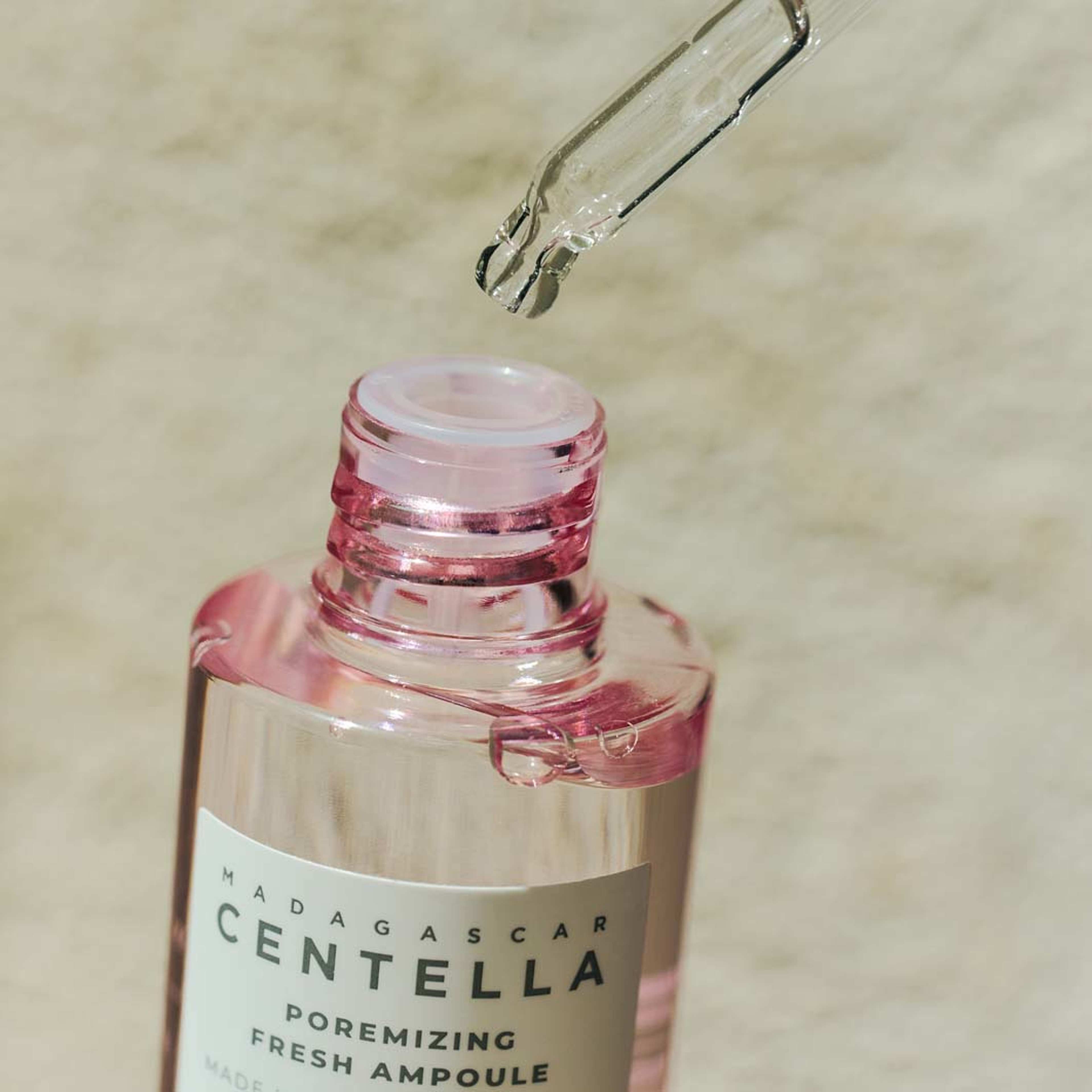 Madagascar Centella Poremizing Fresh Ampoule, från SKIN1004. Klicka för att öppna bilden i stort format