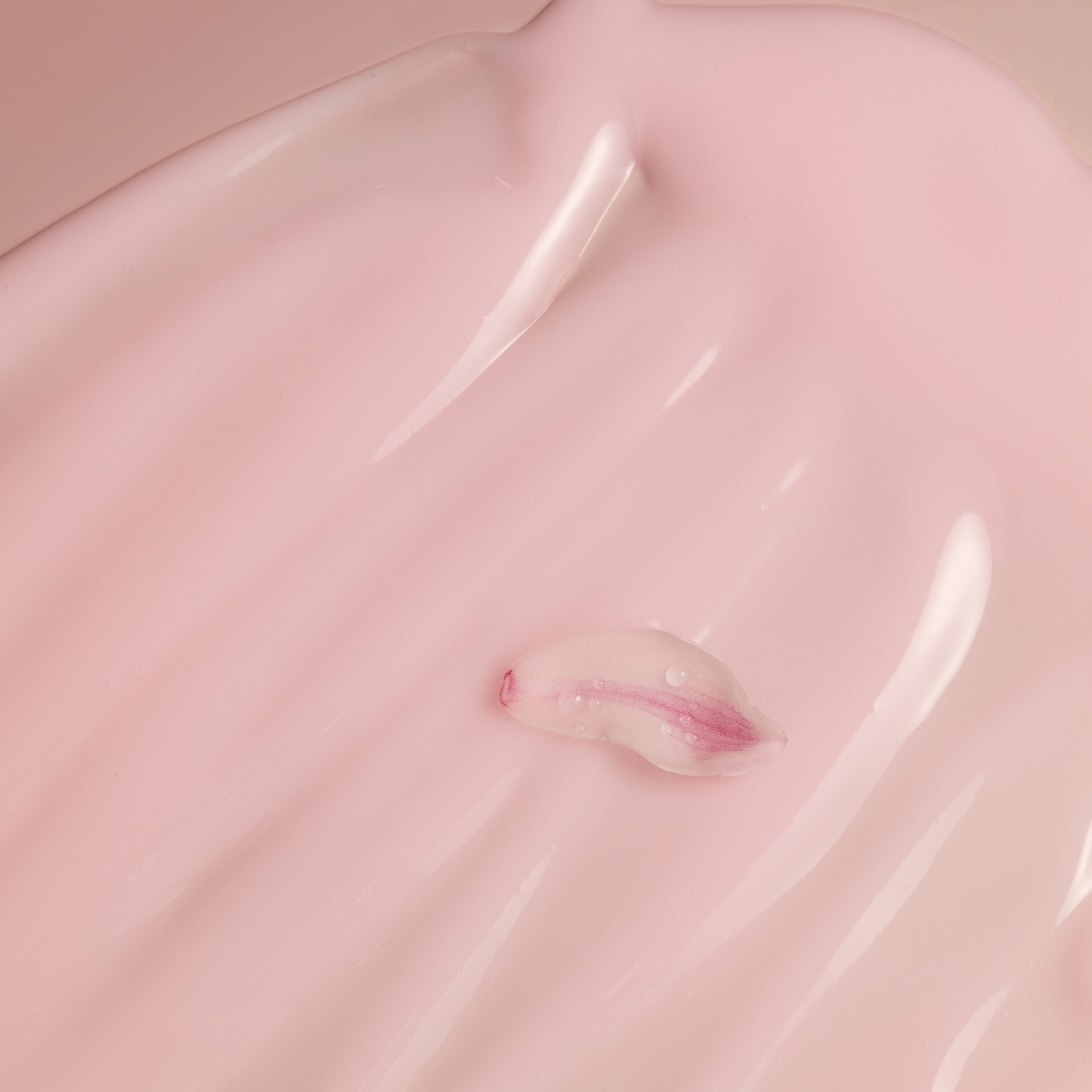 Red Flower Active Mask, från HYGGEE. Klicka för att öppna bilden i stort format