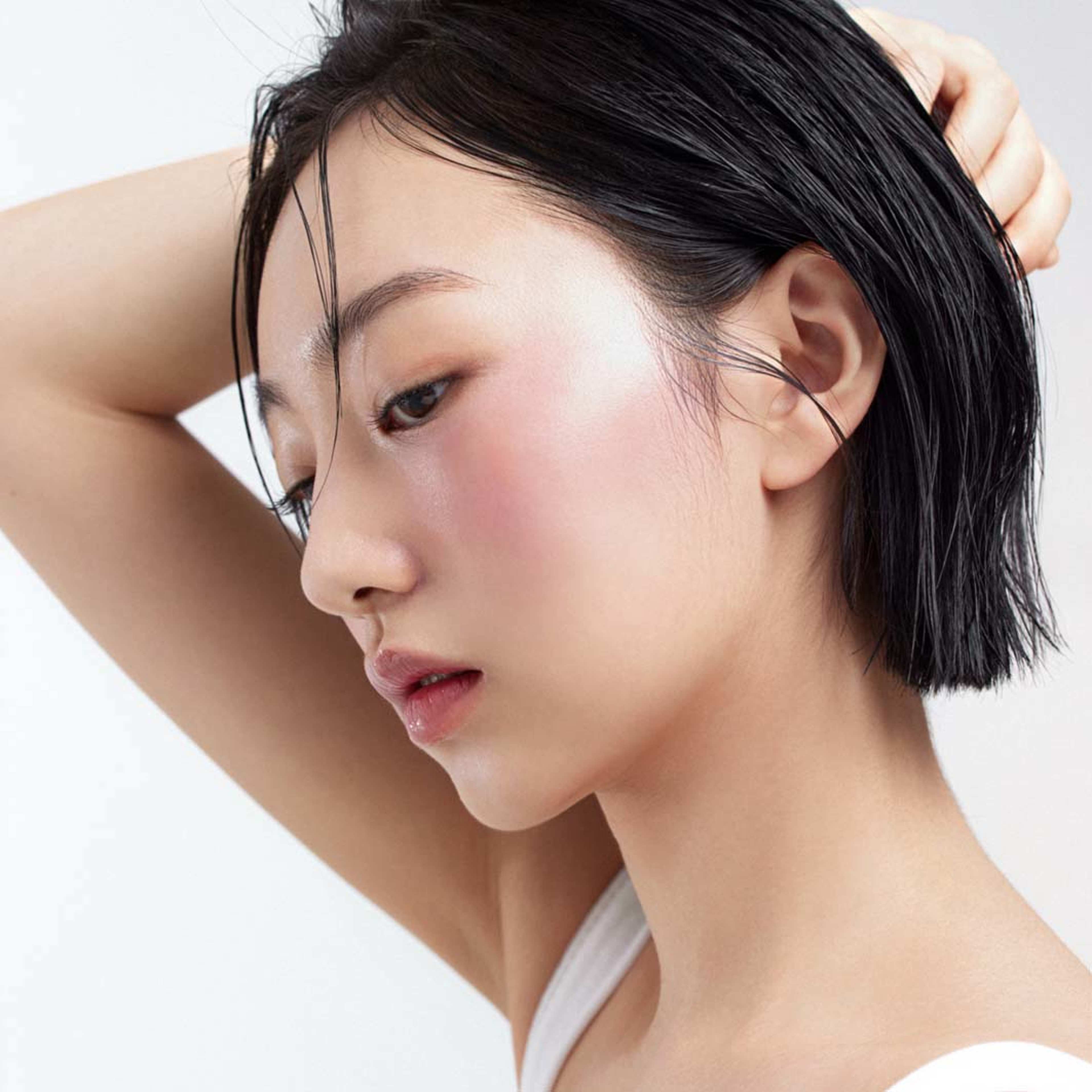 Moist Ampoule Blusher, från House of Hur, i färgen Lavender Flush. Klicka för att öppna bilden i stort format