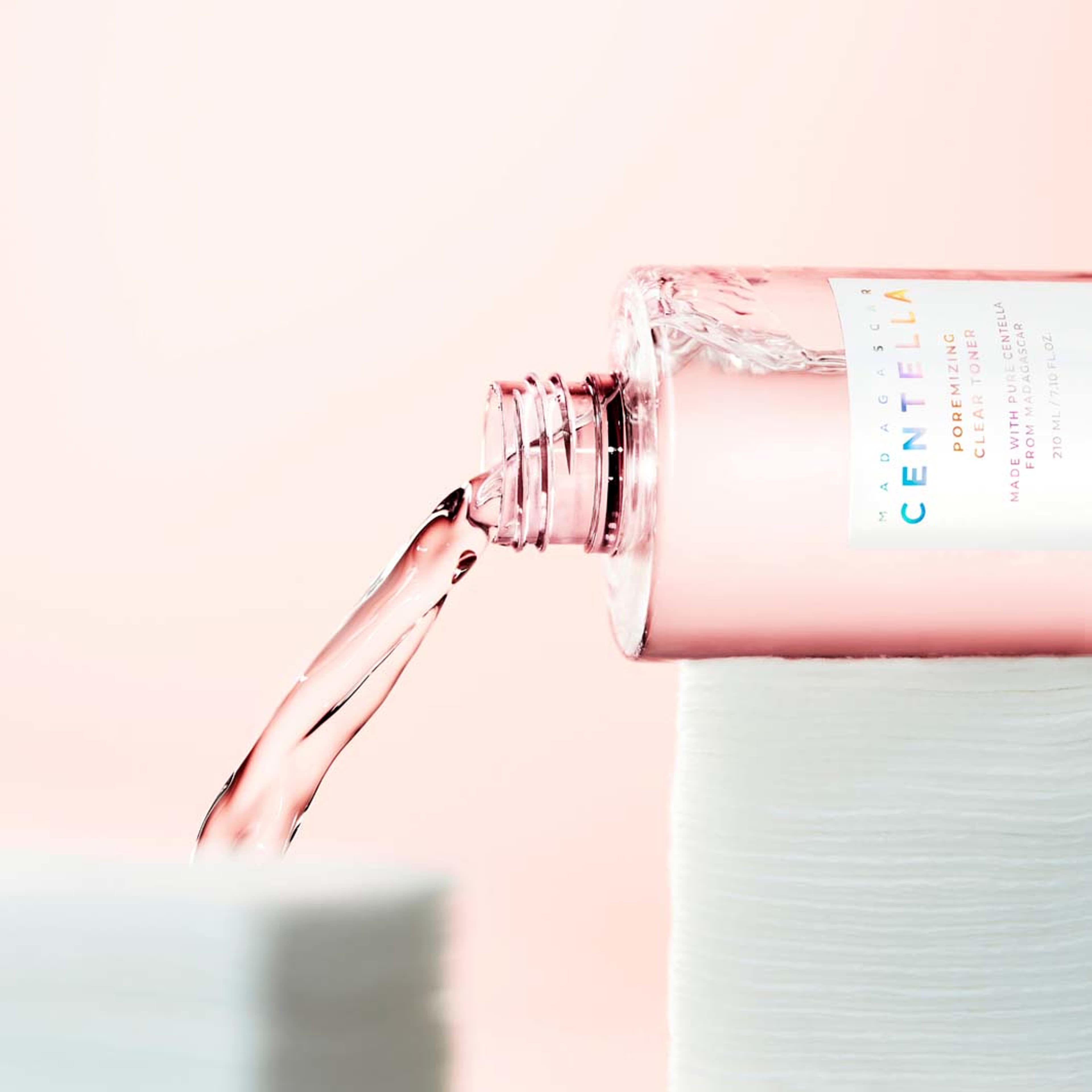 Madagascar Centella Poremizing Clear Toner, från SKIN1004. Klicka för att öppna bilden i stort format